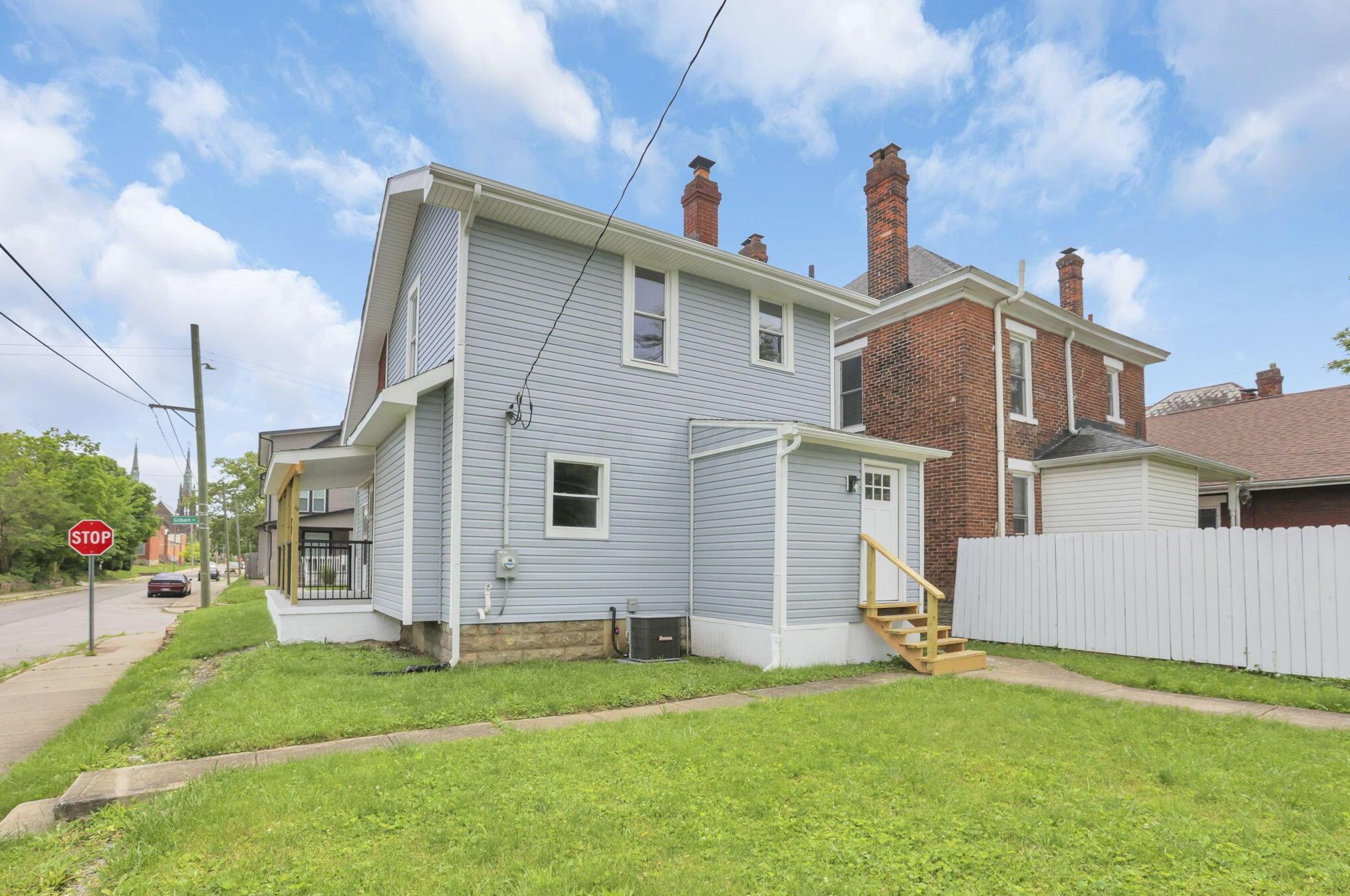 653 Gilbert St, Columbus OH 43205-2632 exterior