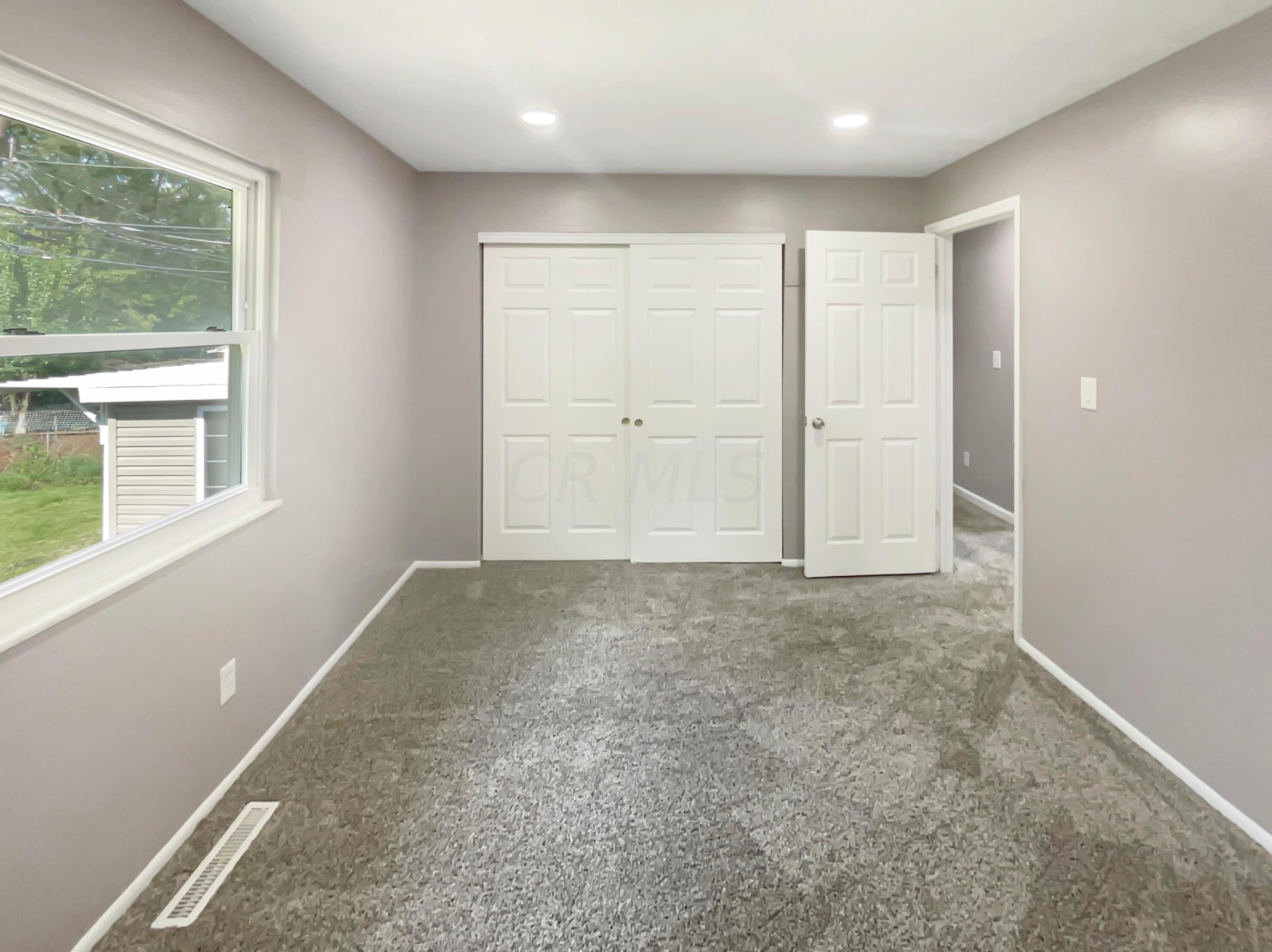 820 Allison Dr, Columbus OH 43207-4247 exterior