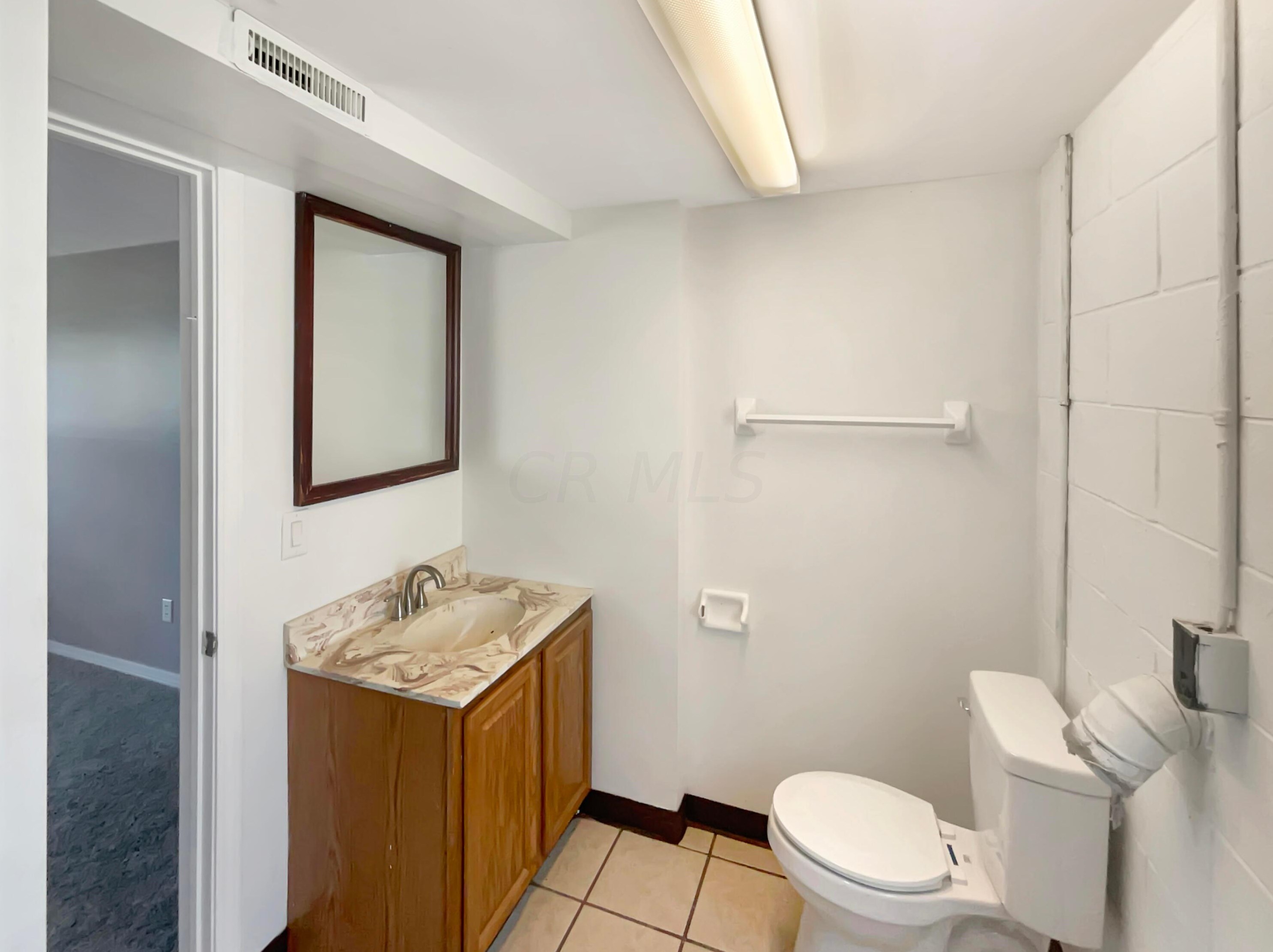 820 Allison Dr, Columbus OH 43207-4247 exterior