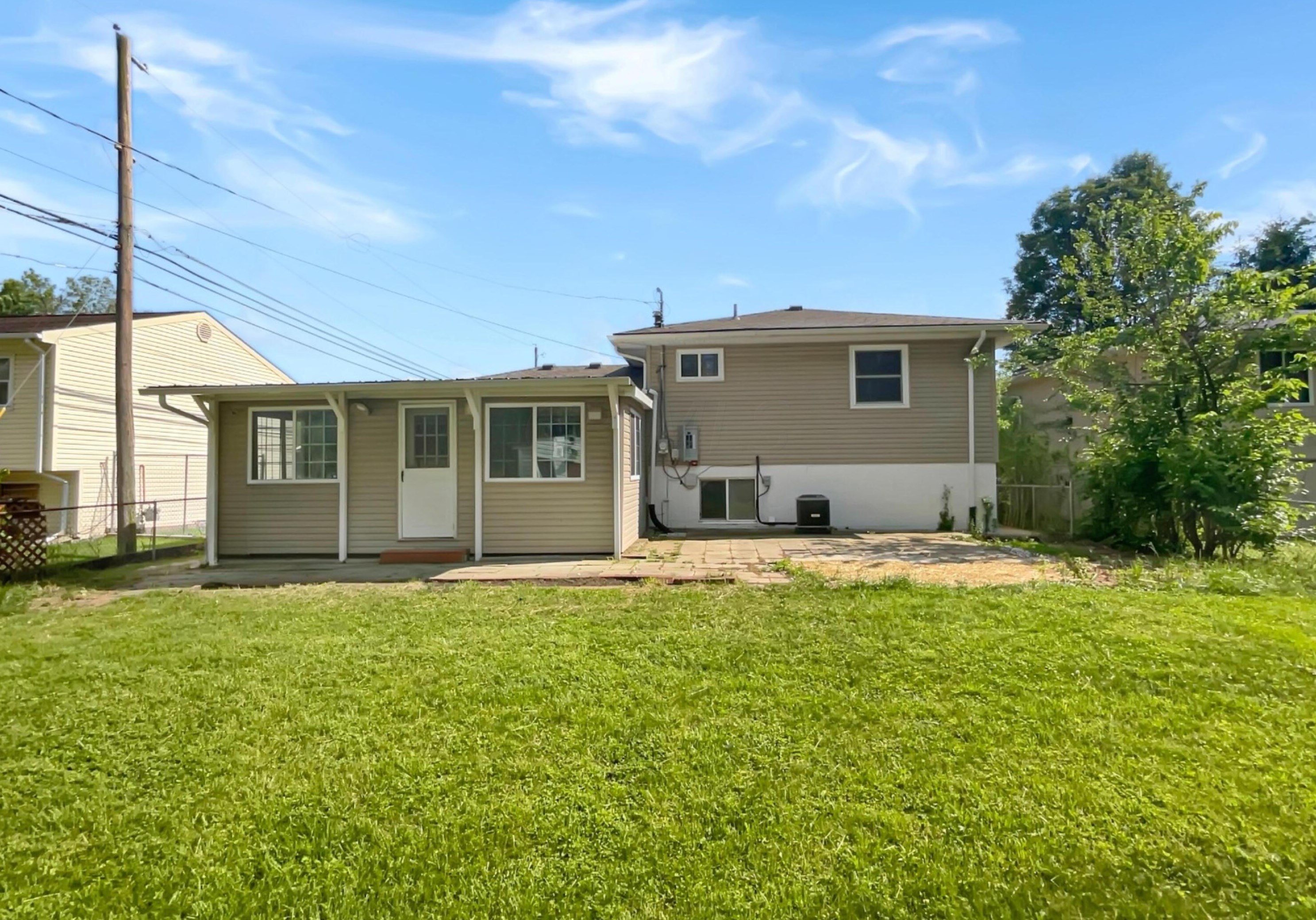 820 Allison Dr, Columbus OH 43207-4247 exterior