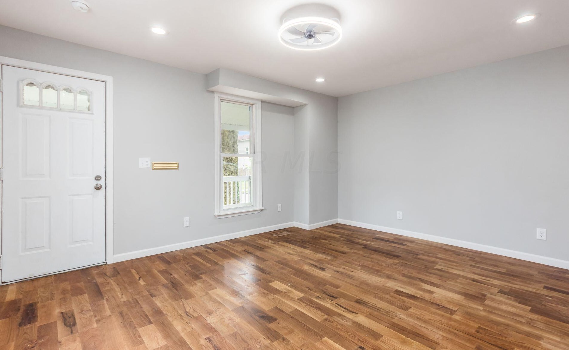 1058 Leona Ave, Columbus OH 43201-3036 exterior