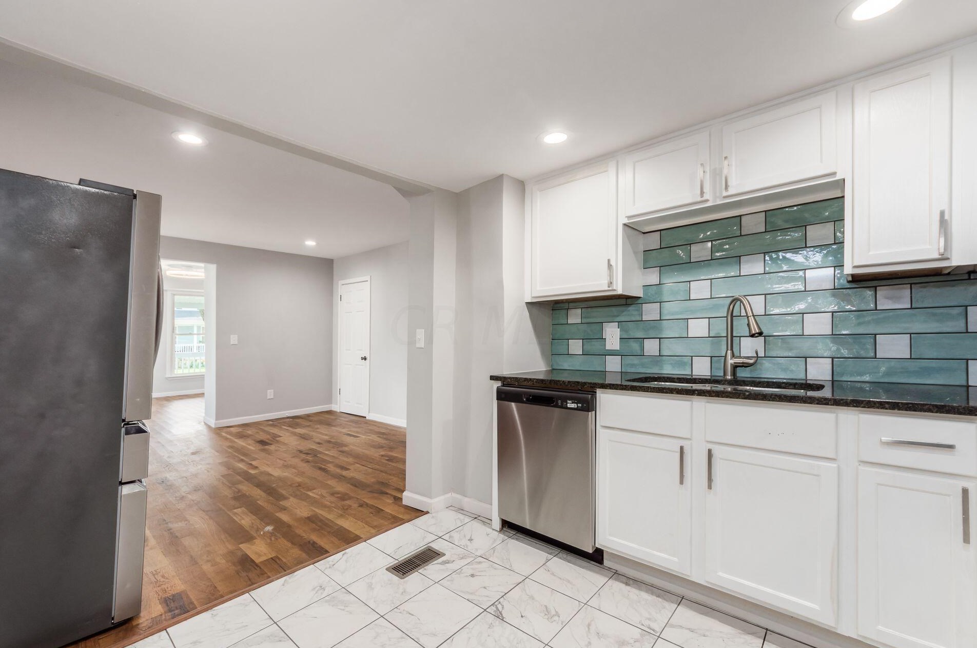 1058 Leona Ave, Columbus OH 43201-3036 exterior