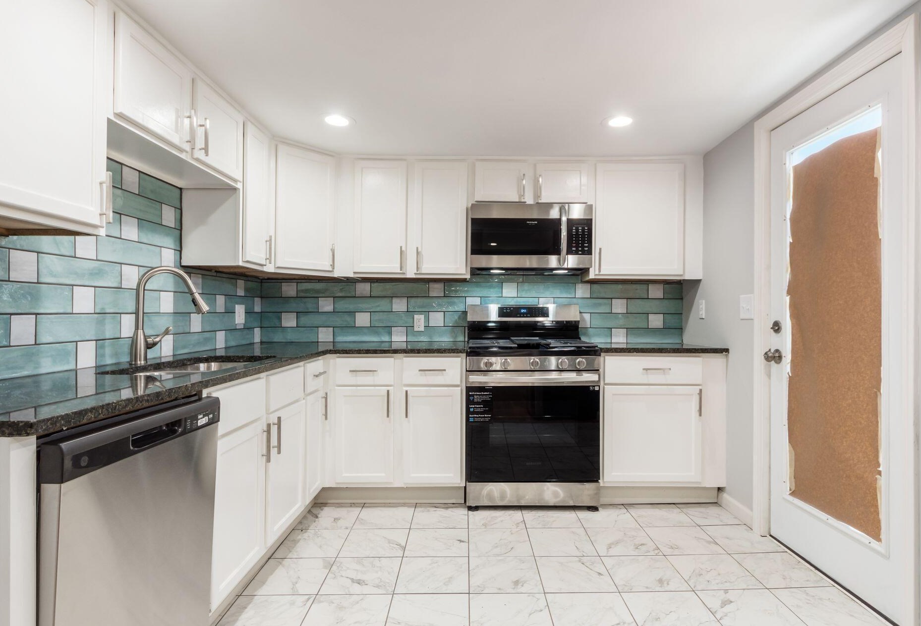 1058 Leona Ave, Columbus OH 43201-3036 exterior