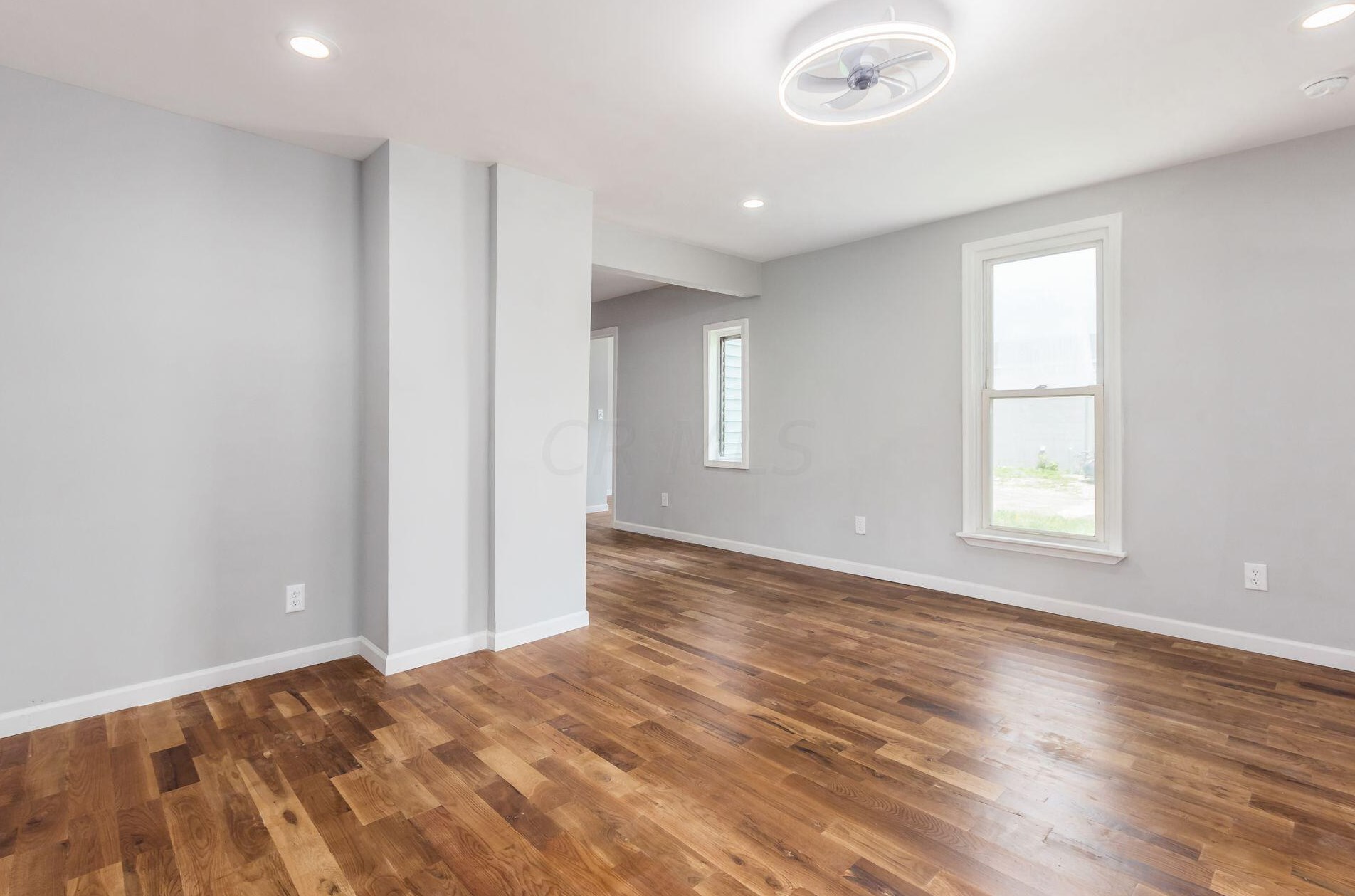 1058 Leona Ave, Columbus OH 43201-3036 exterior