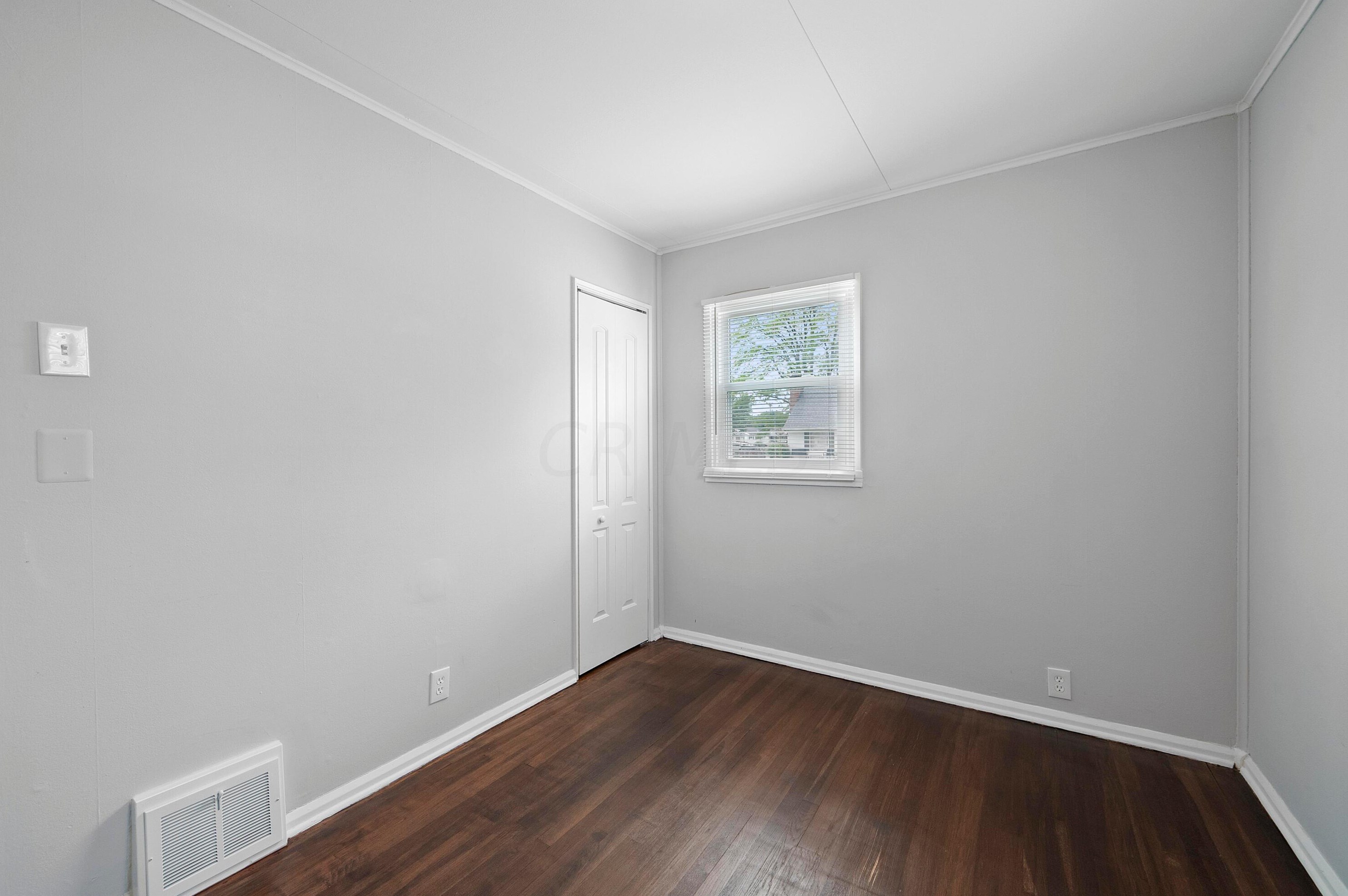 388 Derrer Rd, Columbus OH 43204-1129 exterior