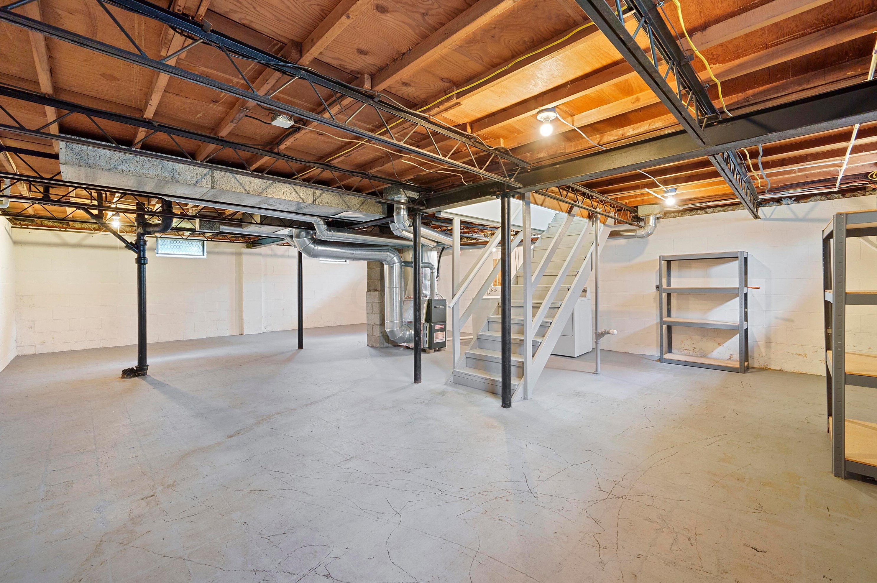 388 Derrer Rd, Columbus OH 43204-1129 exterior