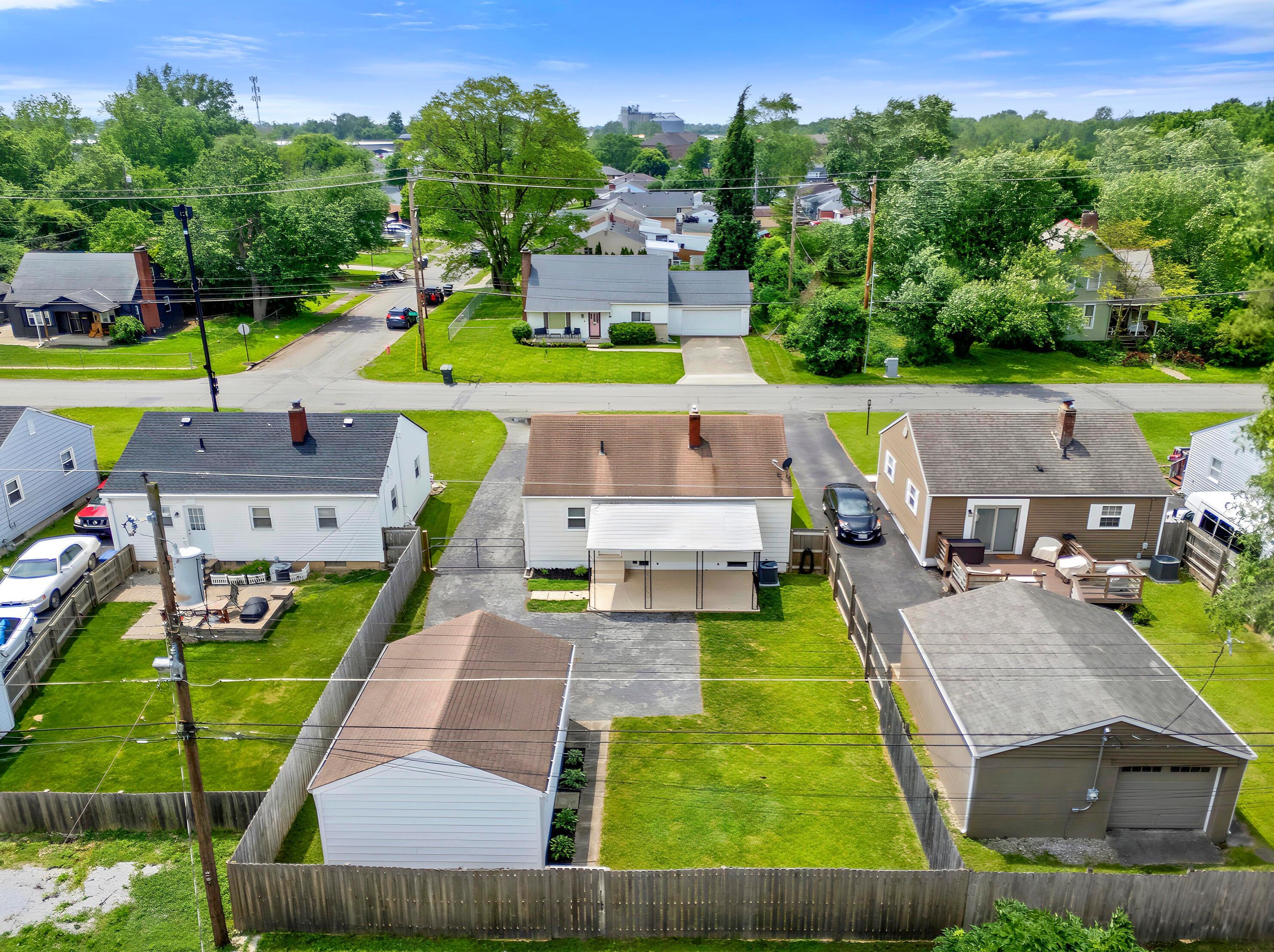 388 Derrer Rd, Columbus OH 43204-1129 exterior