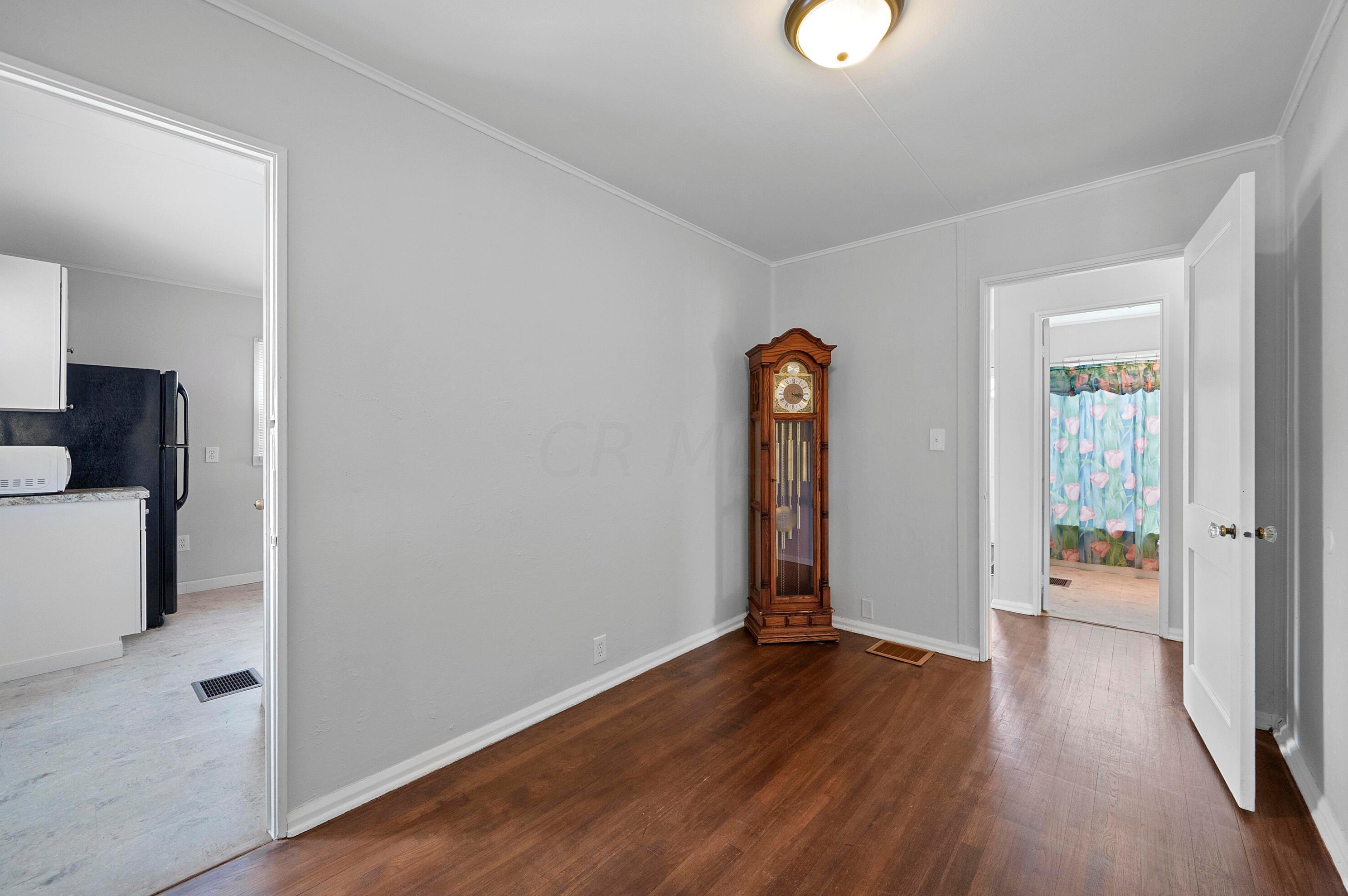 388 Derrer Rd, Columbus OH 43204-1129 exterior