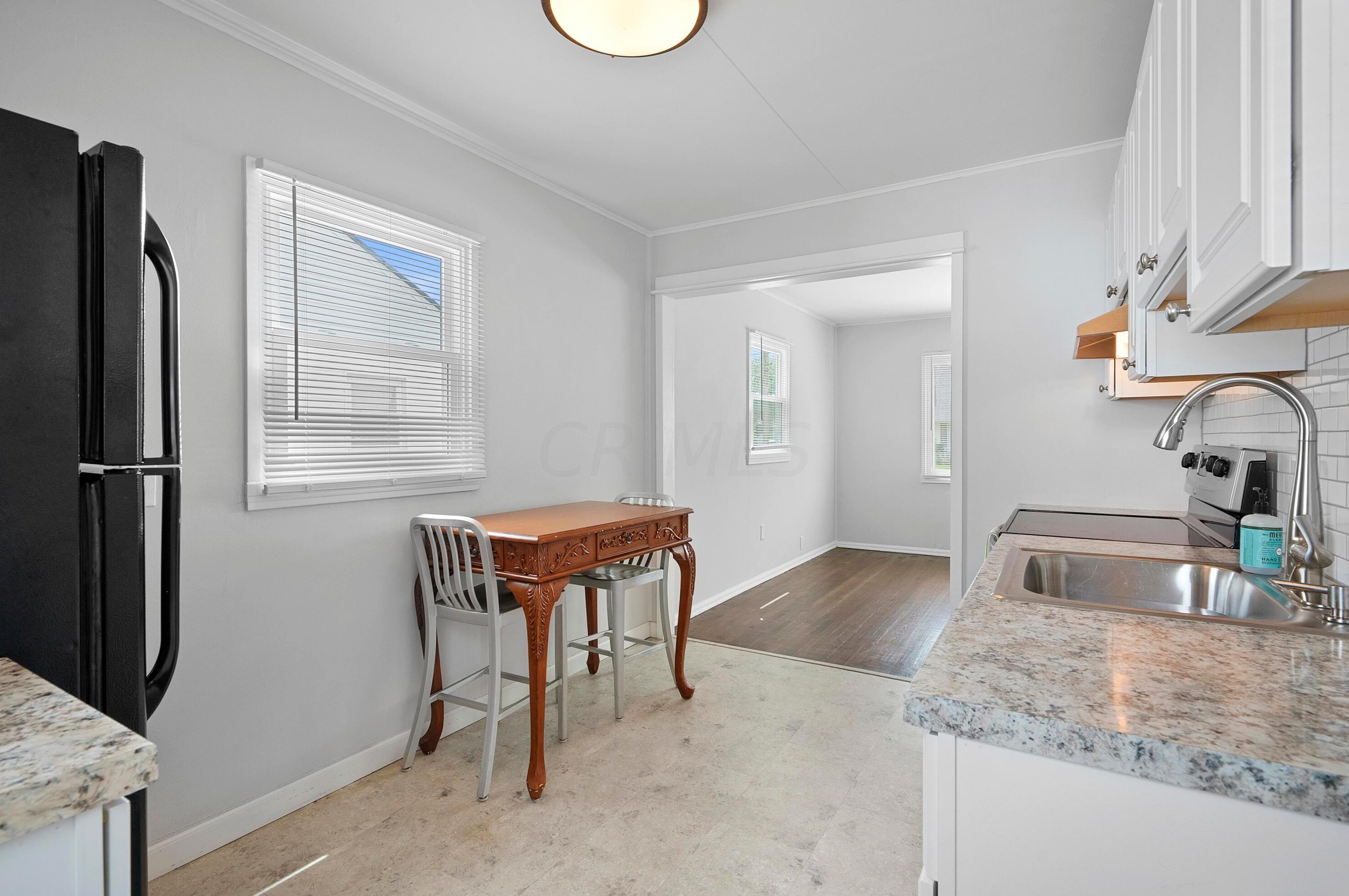 388 Derrer Rd, Columbus OH 43204-1129 exterior