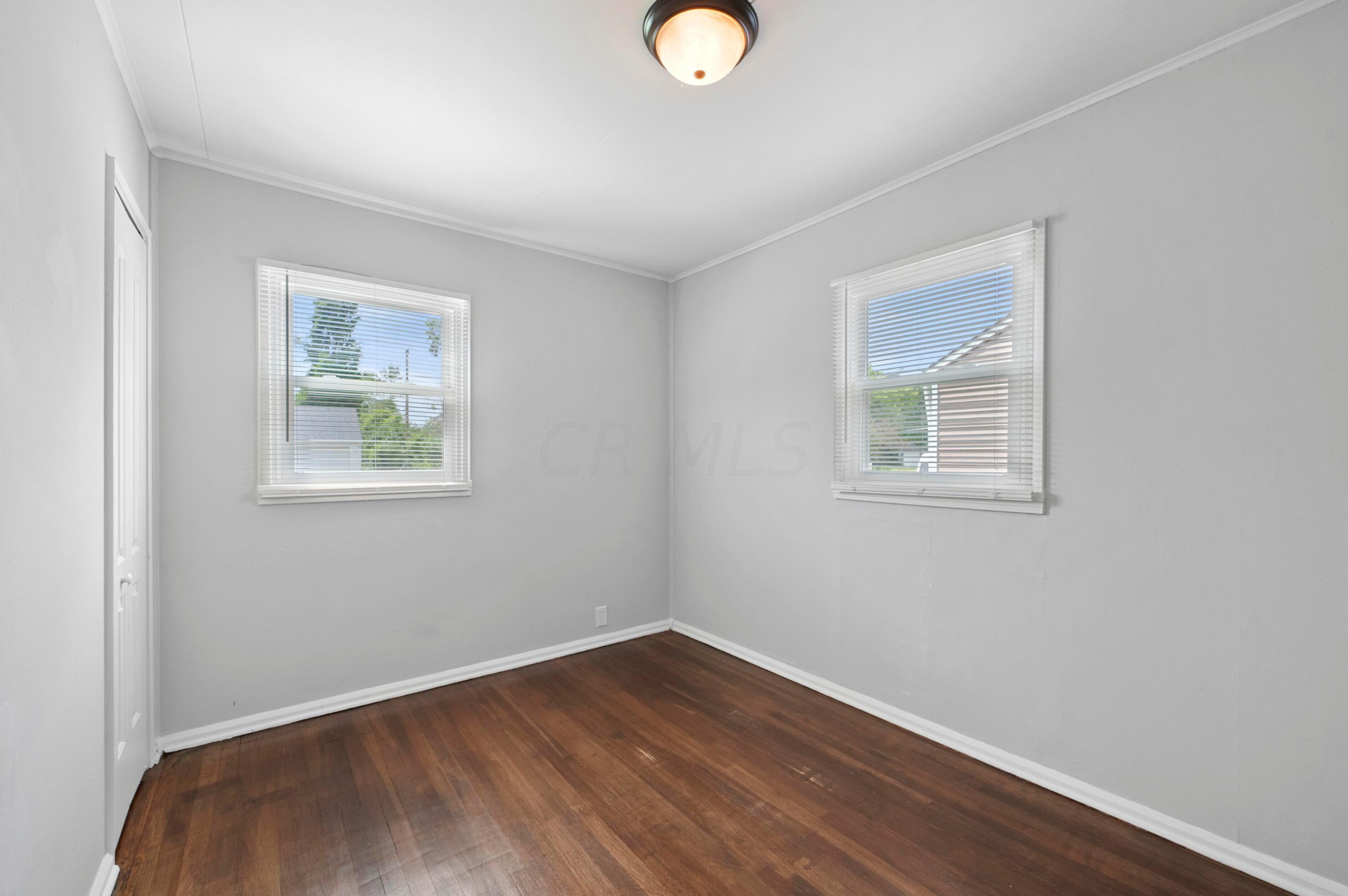 388 Derrer Rd, Columbus OH 43204-1129 exterior