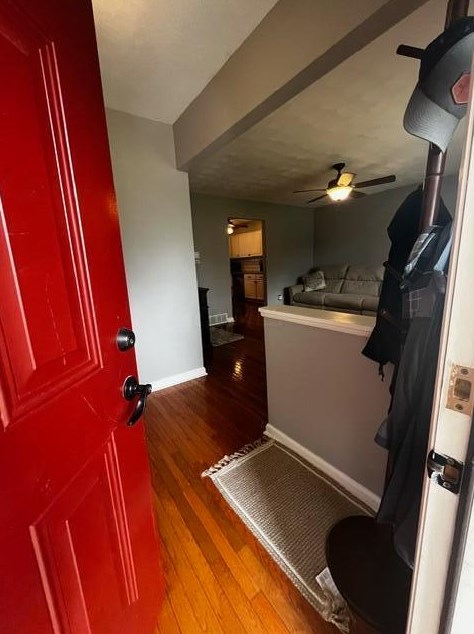 6110 Meadow Wood Ln, Columbus OH  43228-9732 exterior