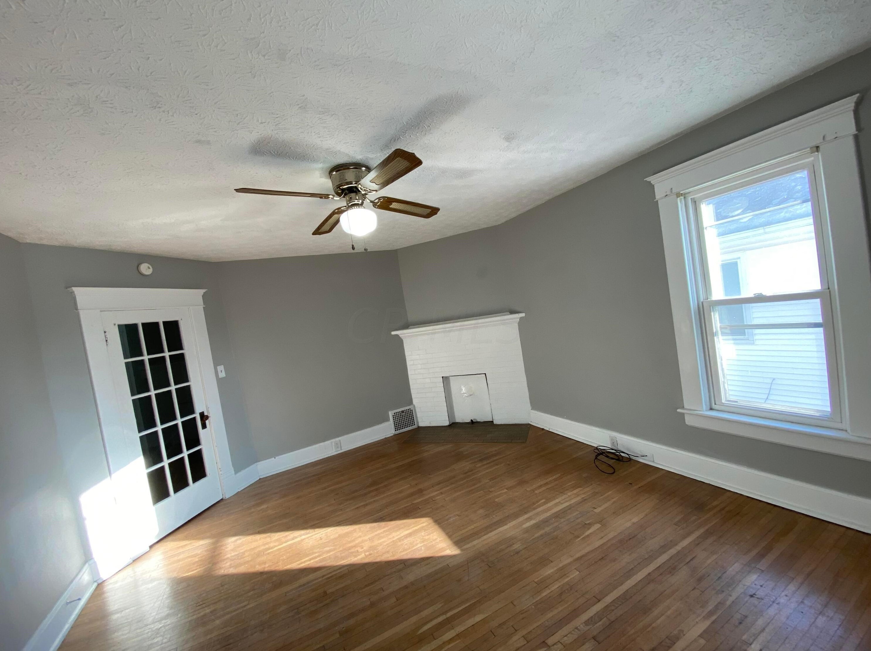 321 Wheeling St, Lancaster OH 43130-3852 exterior