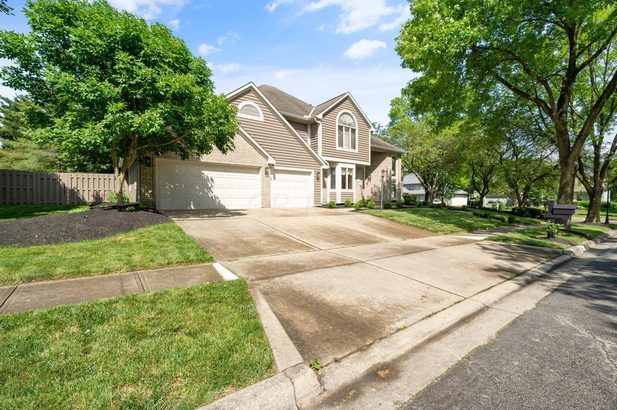 4205 Bowmansroot Ct, Hilliard OH  43026-3006 exterior