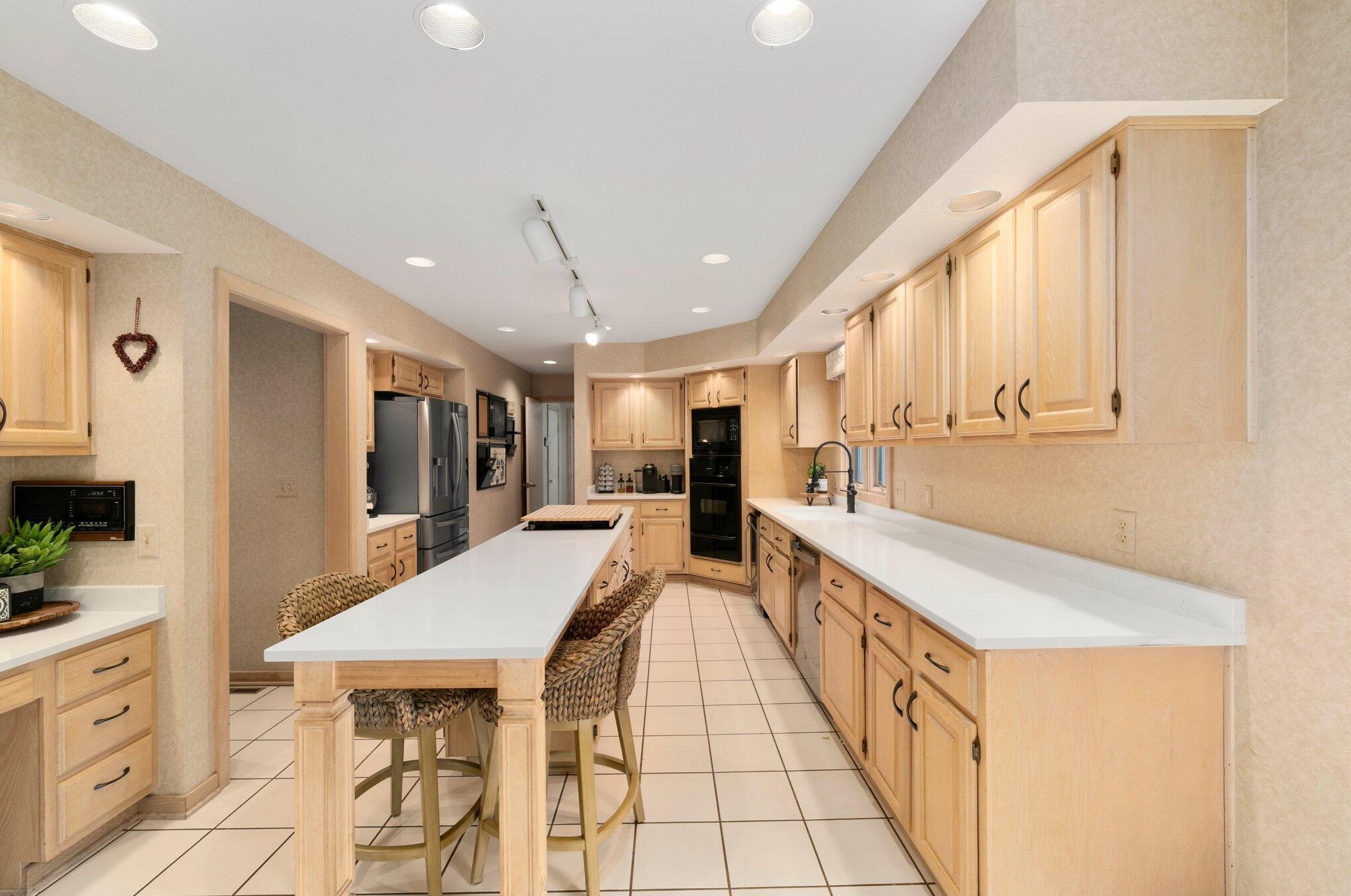 4205 Bowmansroot Ct, Hilliard OH  43026-3006 exterior