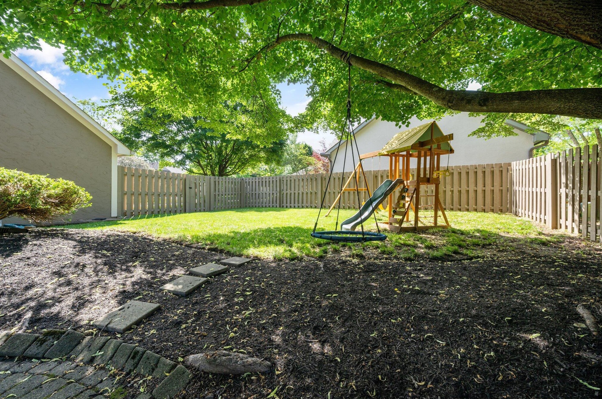 4205 Bowmansroot Ct, Hilliard OH  43026-3006 exterior