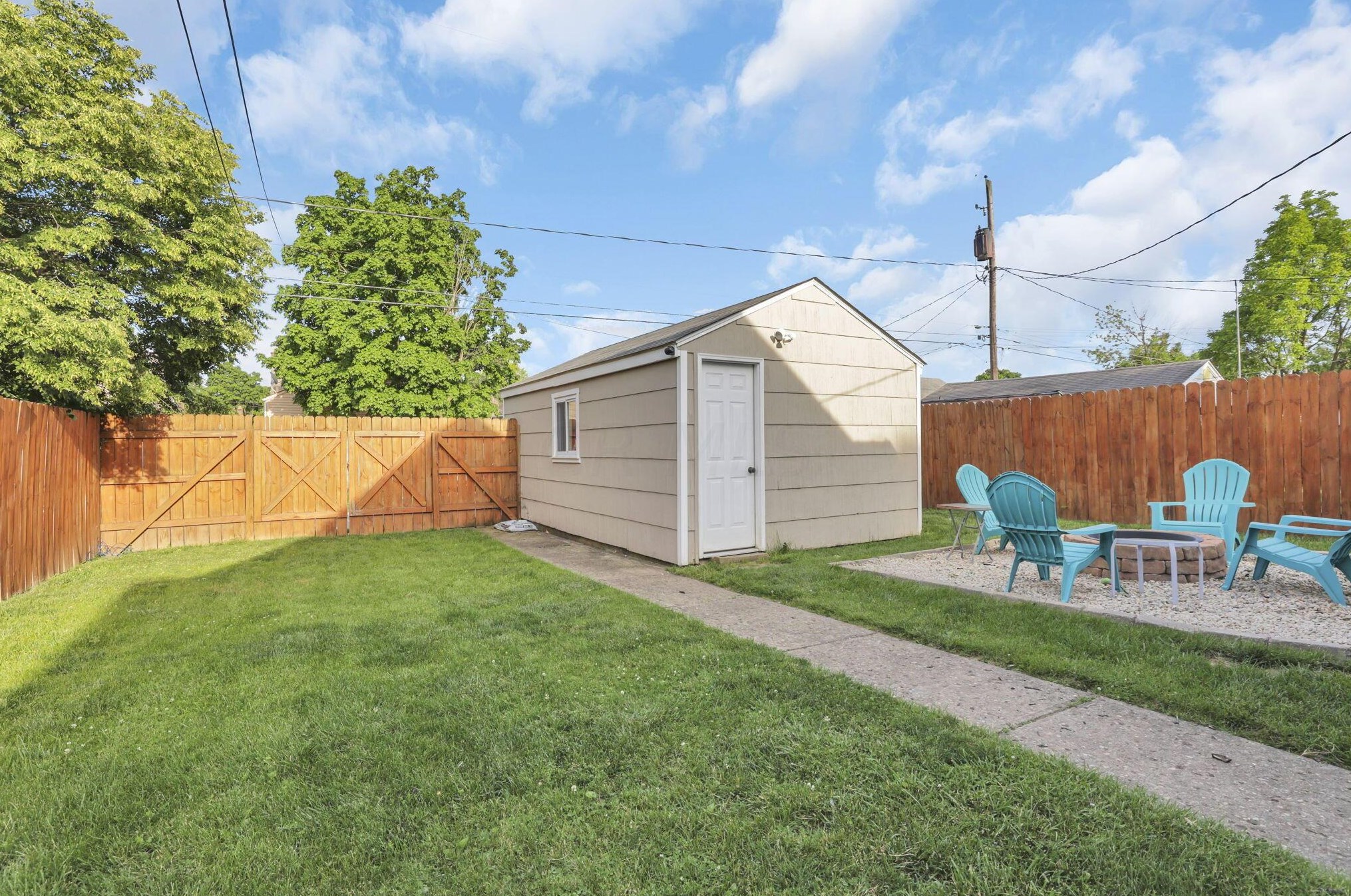 892 Wiltshire Rd, Columbus OH 43204-2341 exterior