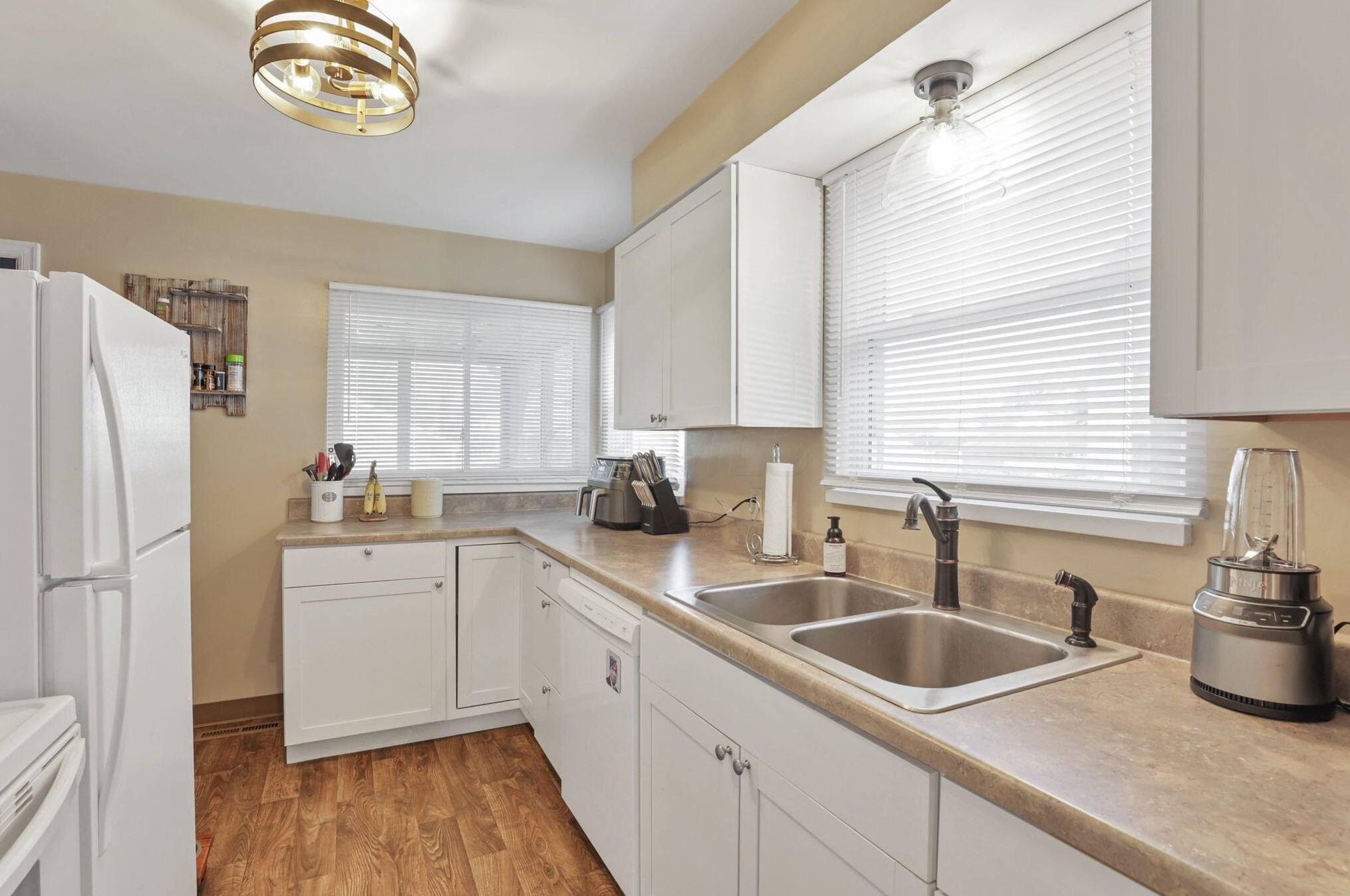 892 Wiltshire Rd, Columbus OH 43204-2341 exterior