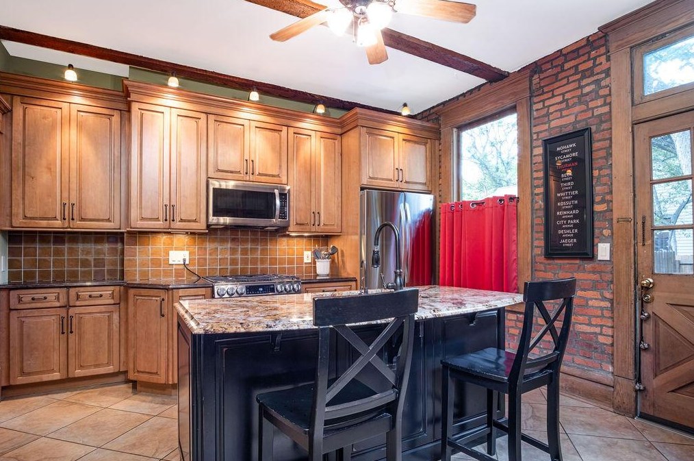 106 Thurman Ave, Columbus OH 43206-3135 exterior