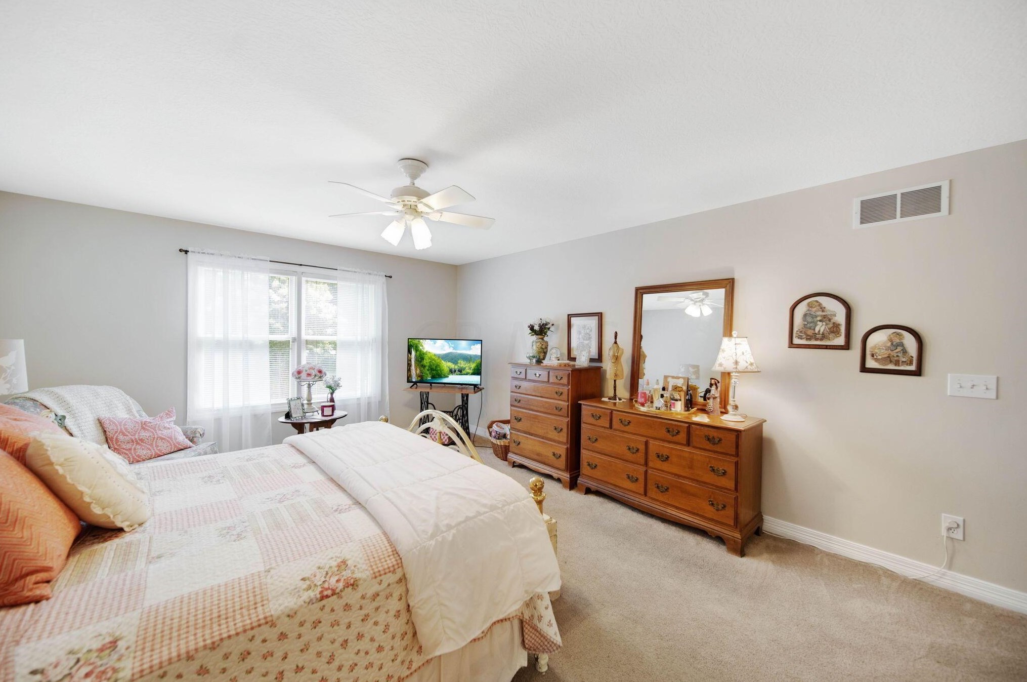 2374 Long Bow Ave, Lancaster OH 43130-8090 exterior