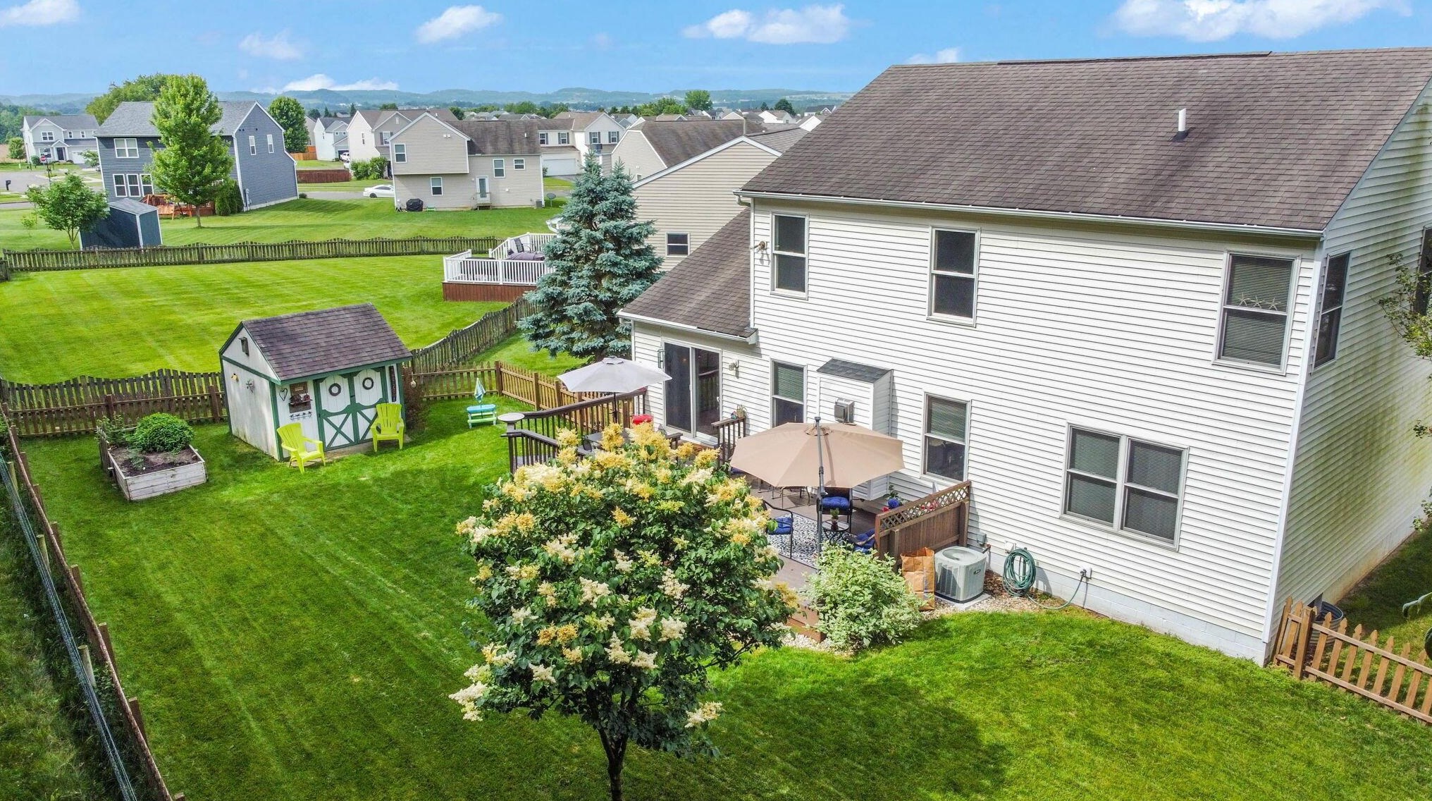 2374 Long Bow Ave, Lancaster OH 43130-8090 exterior