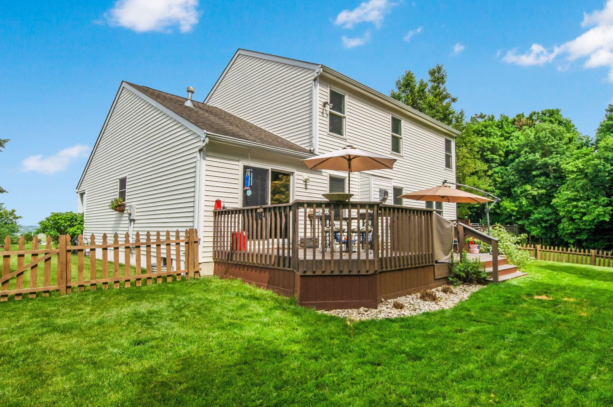 2374 Long Bow Ave, Lancaster OH 43130-8090 exterior