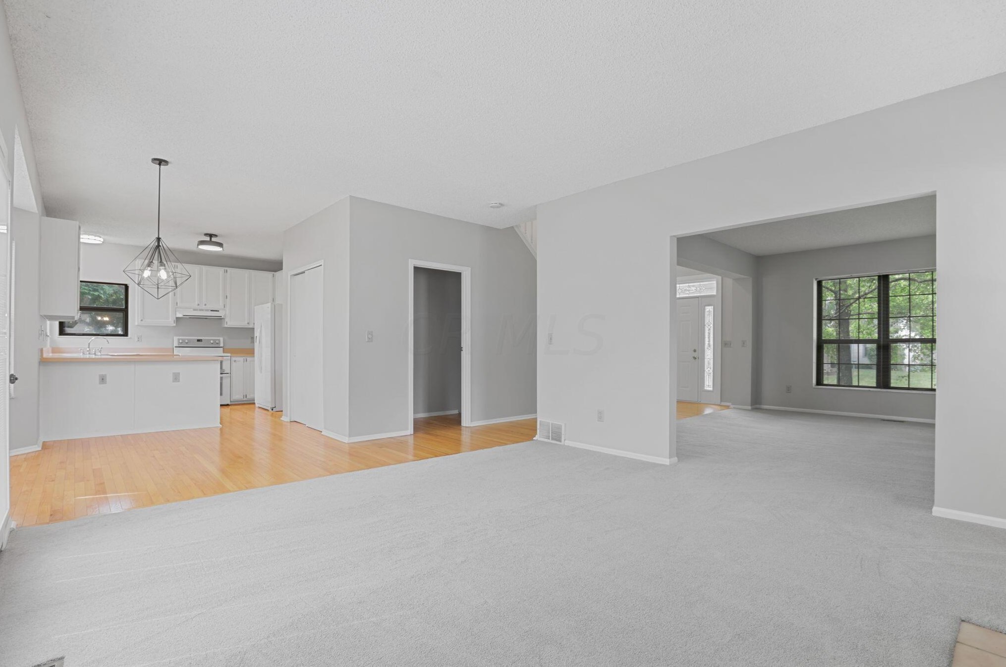 3492 Wheatfield Dr, Pickerington OH  43147-8834 exterior