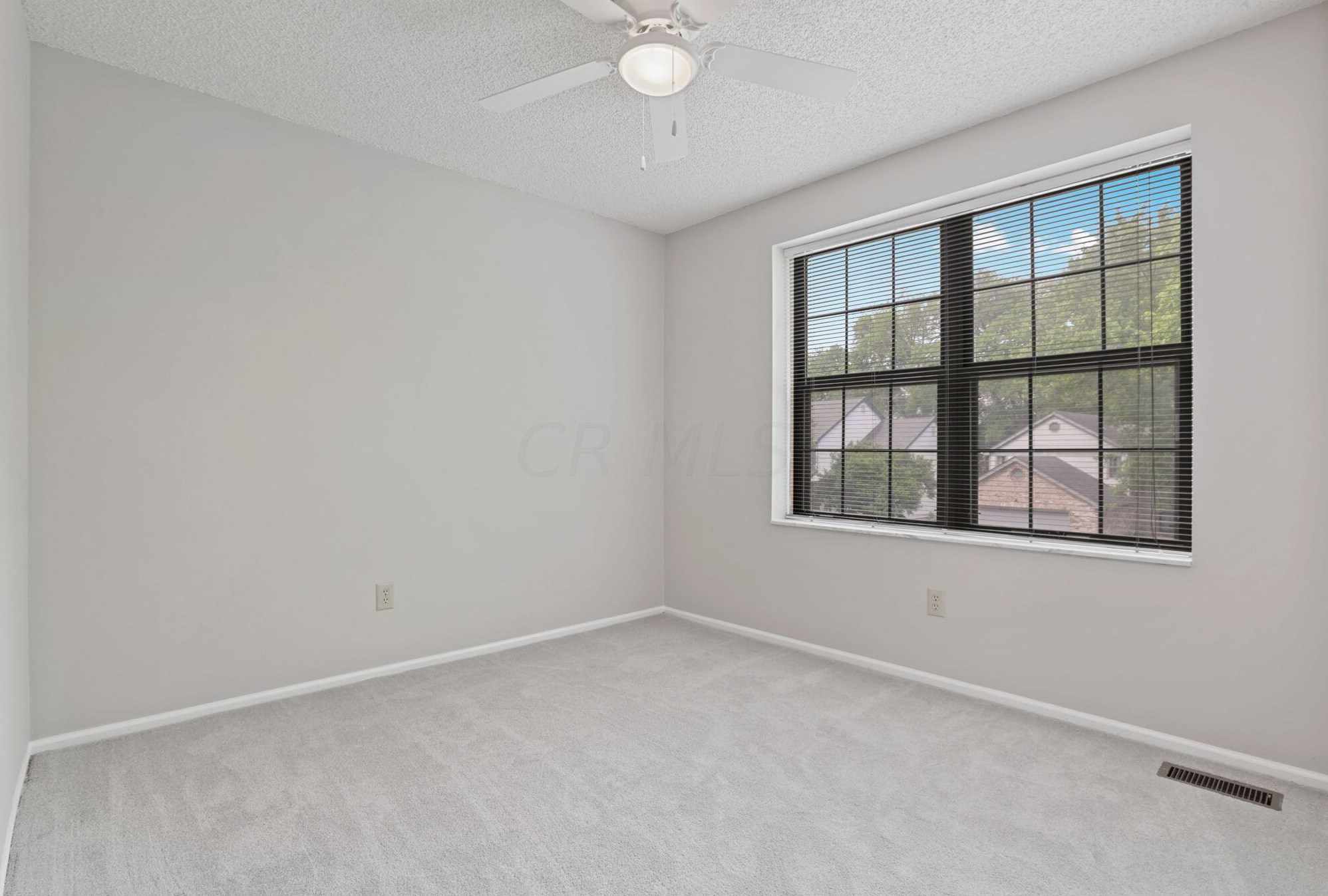 3492 Wheatfield Dr, Pickerington OH  43147-8834 exterior