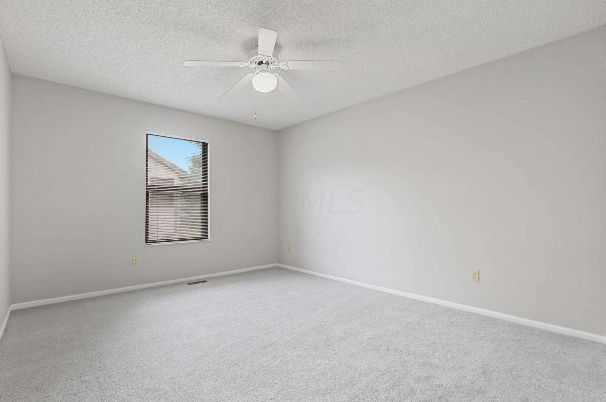 3492 Wheatfield Dr, Pickerington OH  43147-8834 exterior