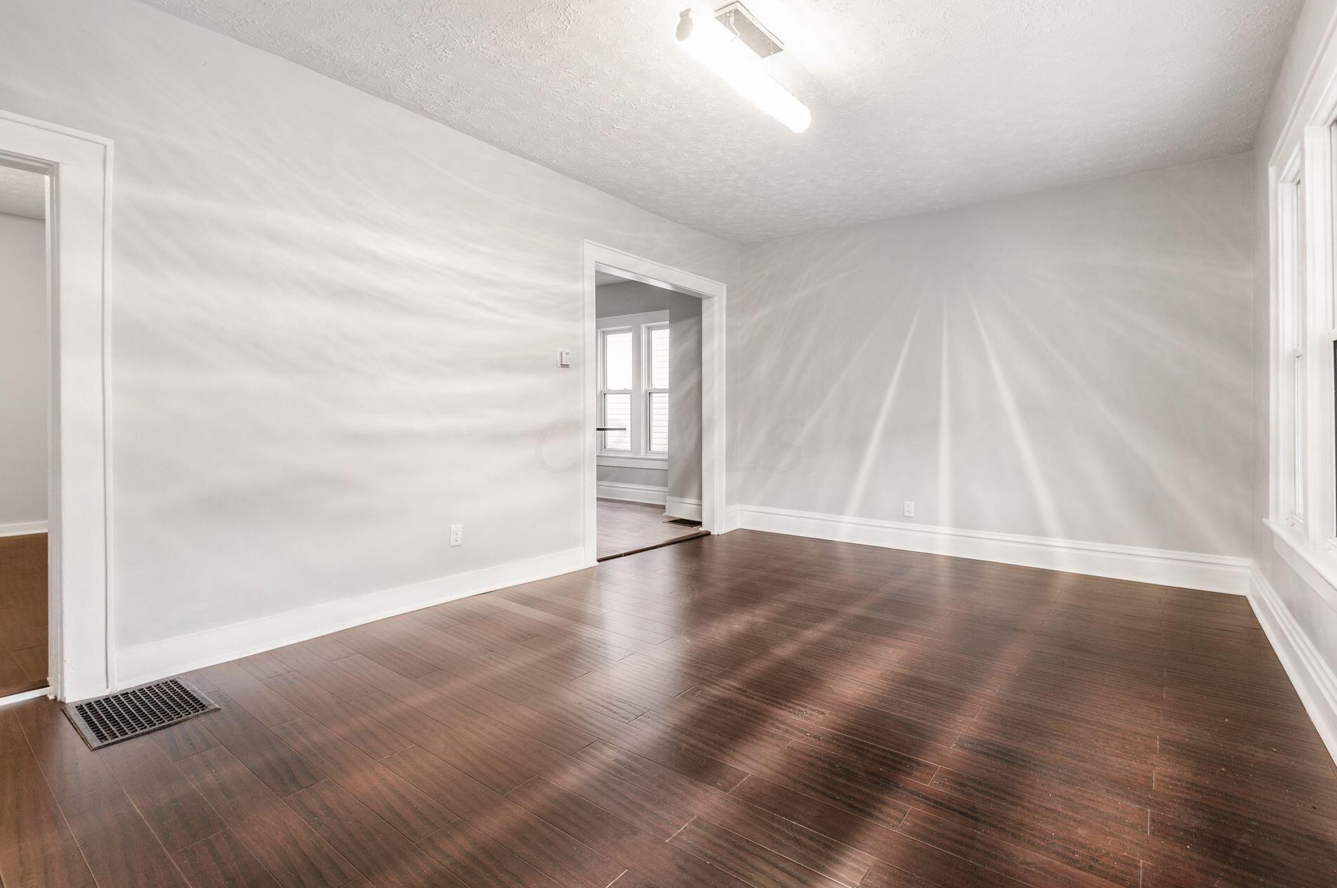 859 Whittier St, Columbus OH  43206-1582 exterior