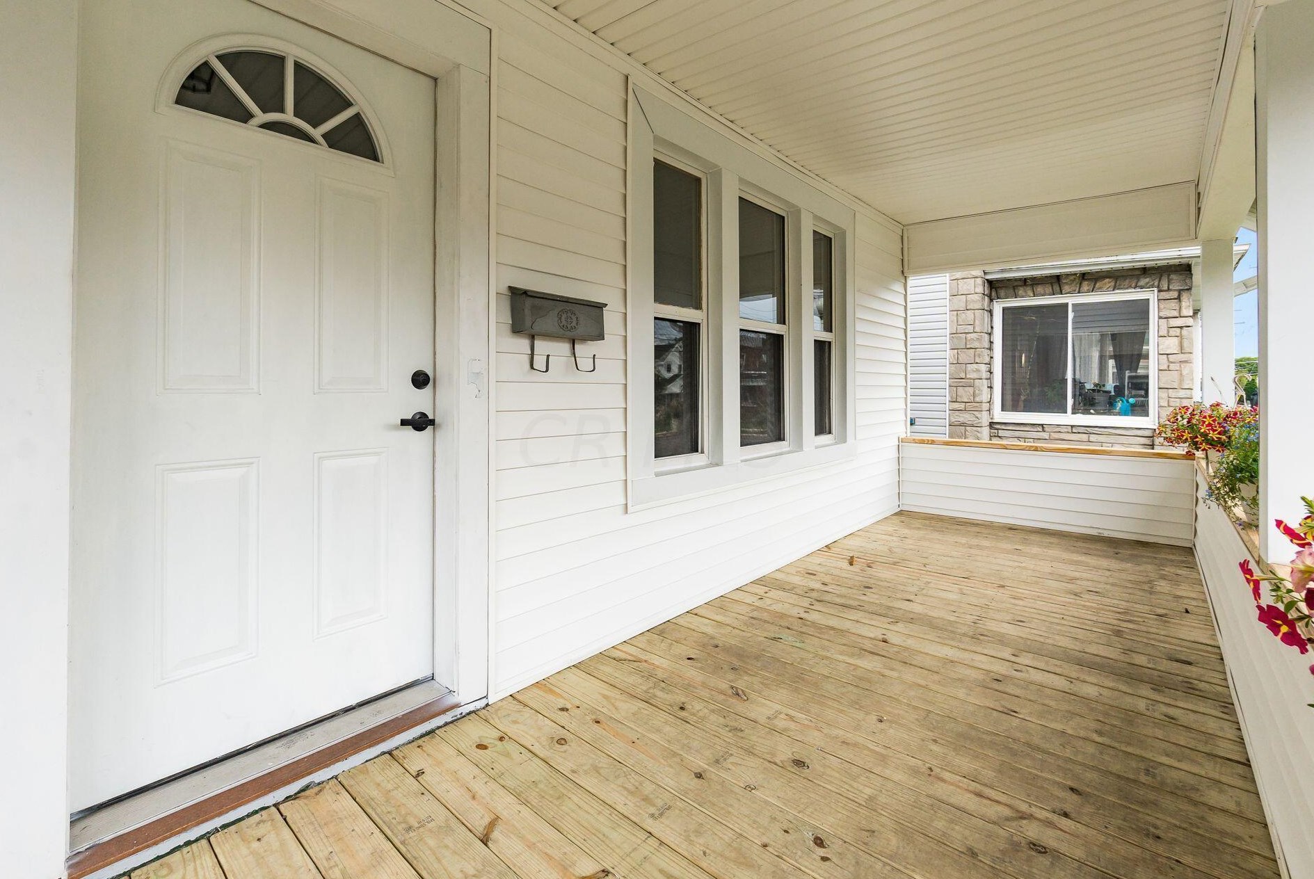 859 Whittier St, Columbus OH  43206-1582 exterior