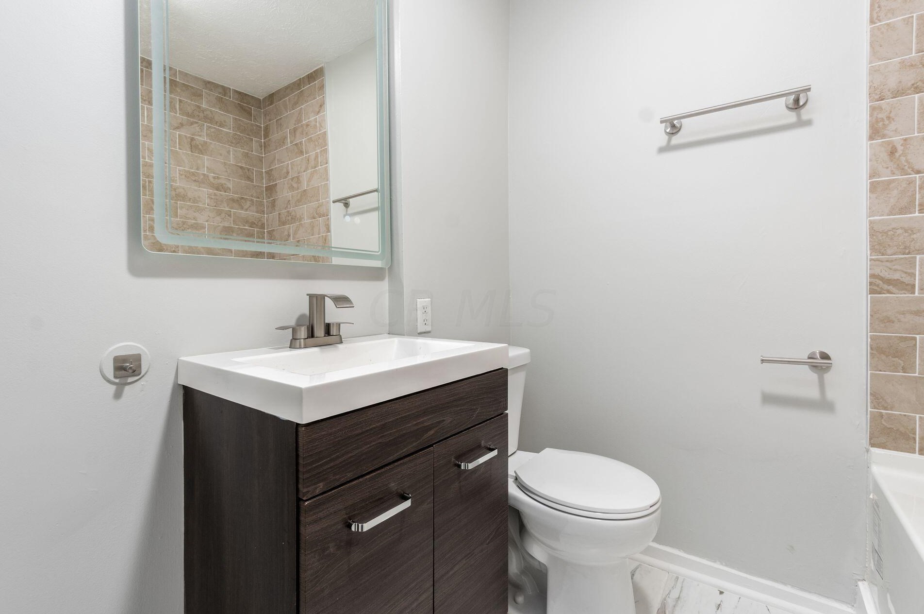 859 Whittier St, Columbus OH  43206-1582 exterior