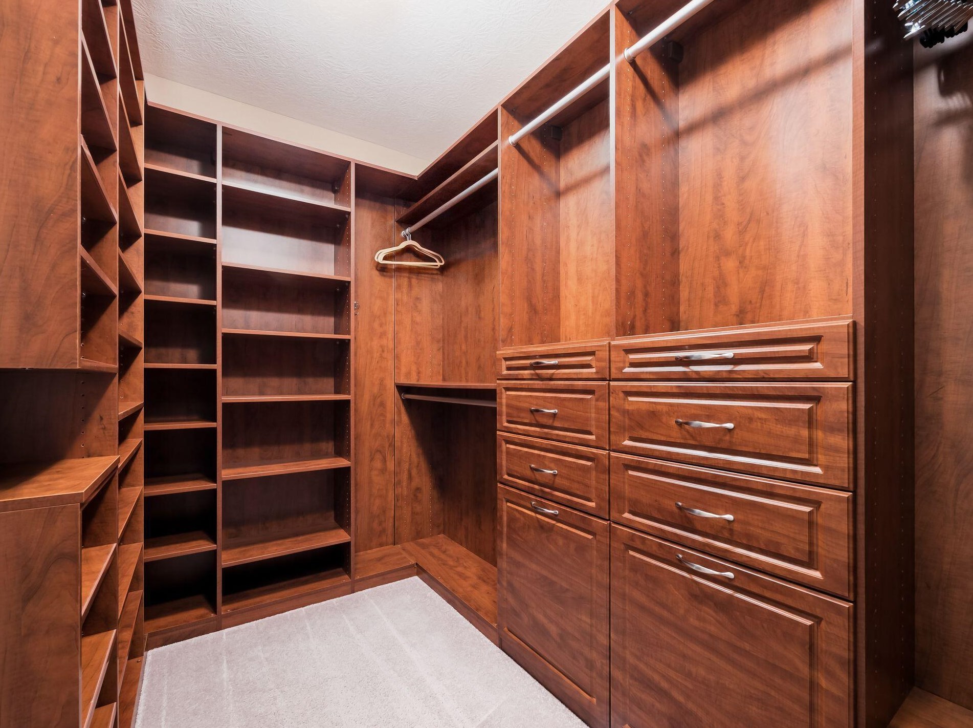 5657 Slater Rdg, Hilliard OH  43026-7477 exterior