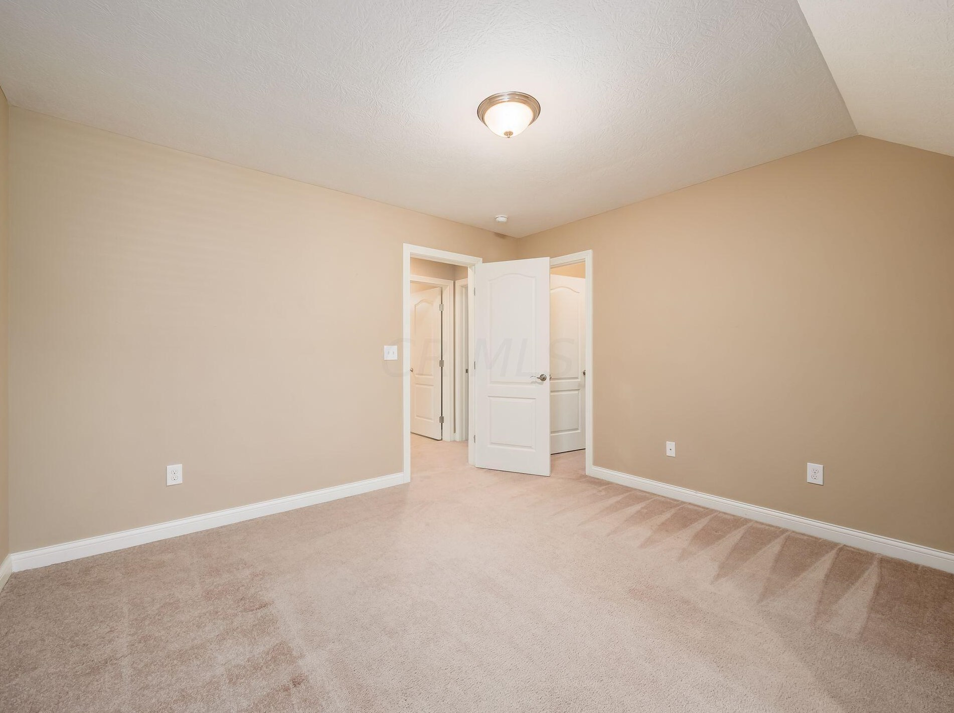 5657 Slater Rdg, Hilliard OH  43026-7477 exterior