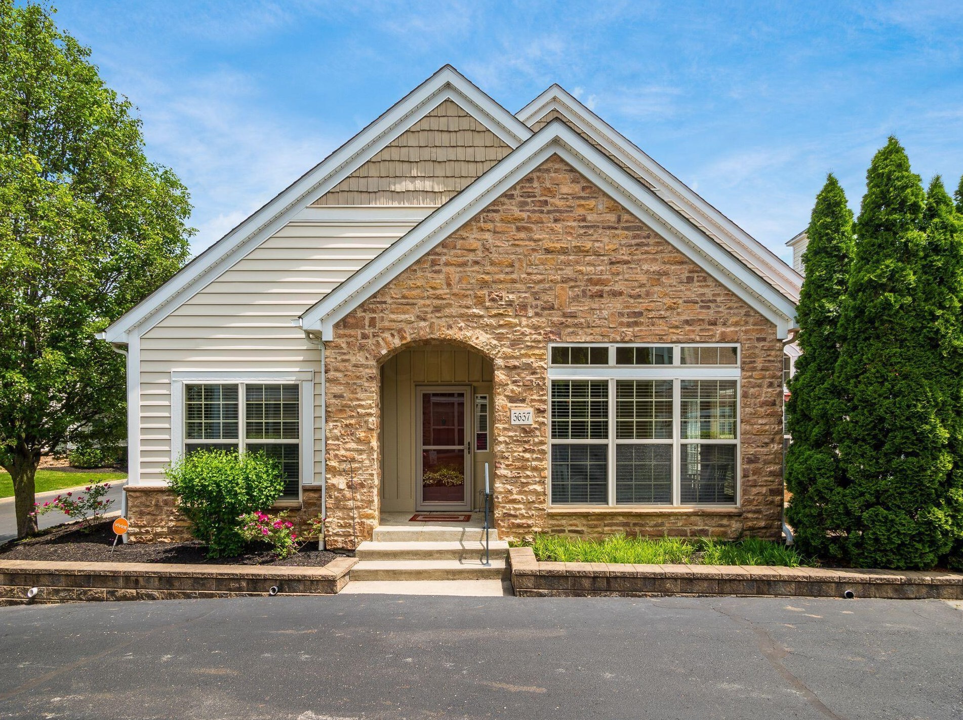 5657 Slater Rdg, Hilliard OH  43026-7477 exterior