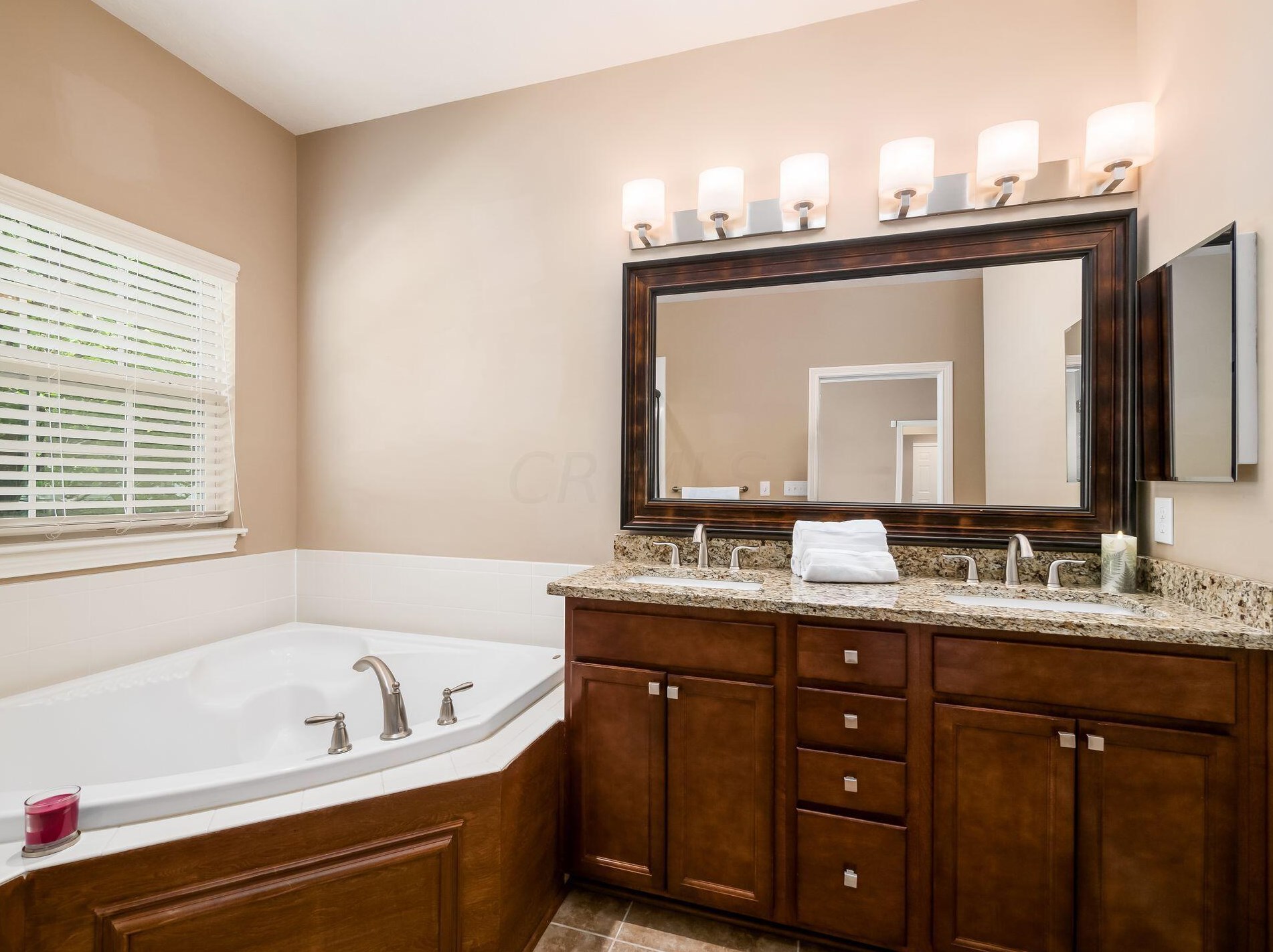 5657 Slater Rdg, Hilliard OH  43026-7477 exterior