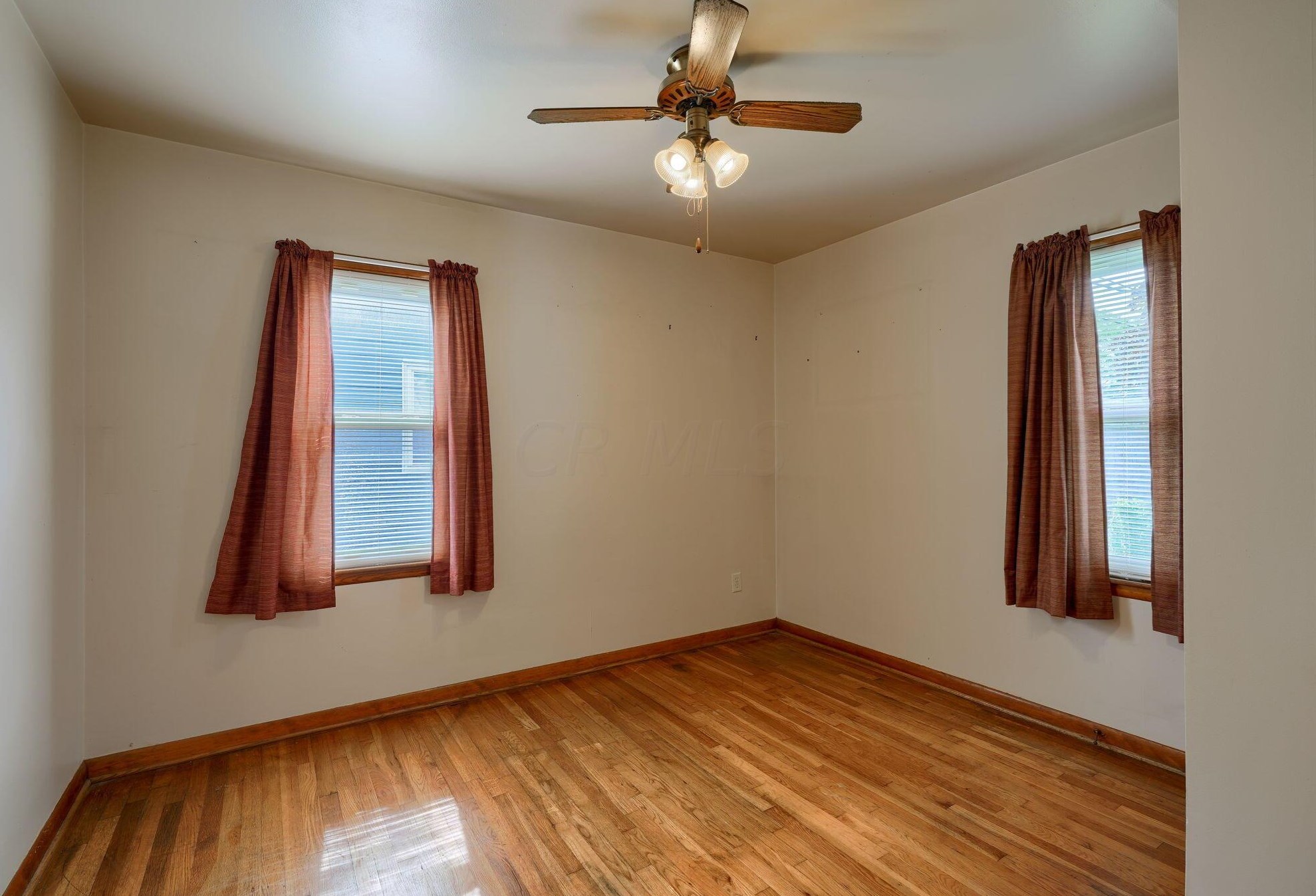 1029 Dunedin Rd, Columbus OH  43224-3303 exterior