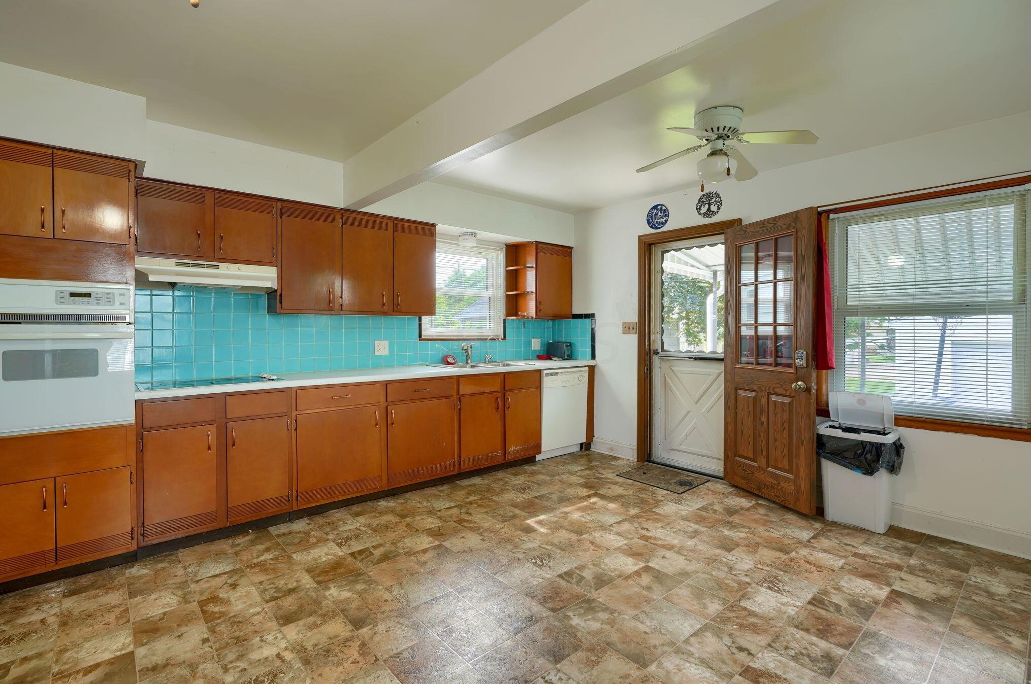 1029 Dunedin Rd, Columbus OH  43224-3303 exterior