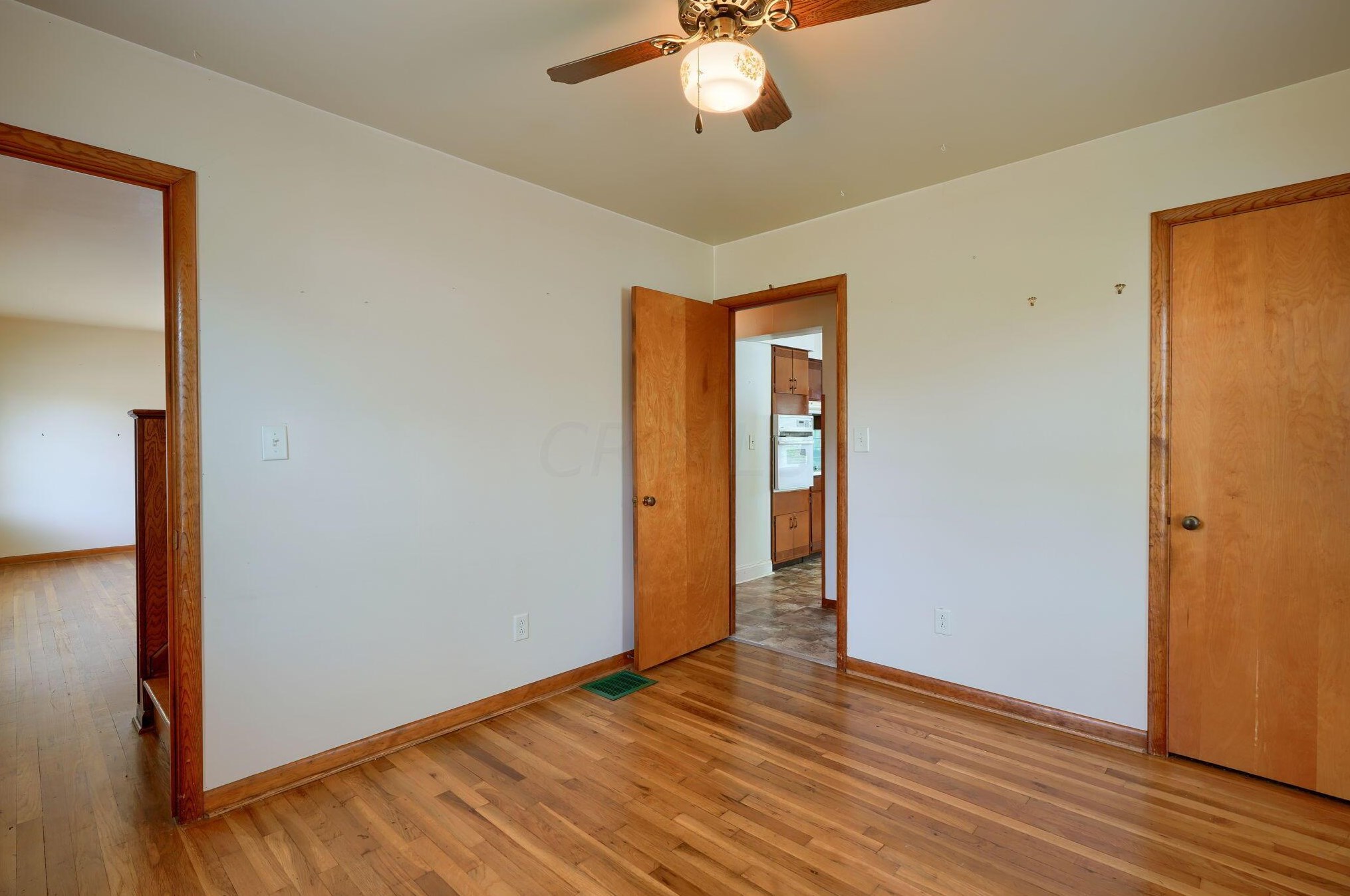 1029 Dunedin Rd, Columbus OH  43224-3303 exterior