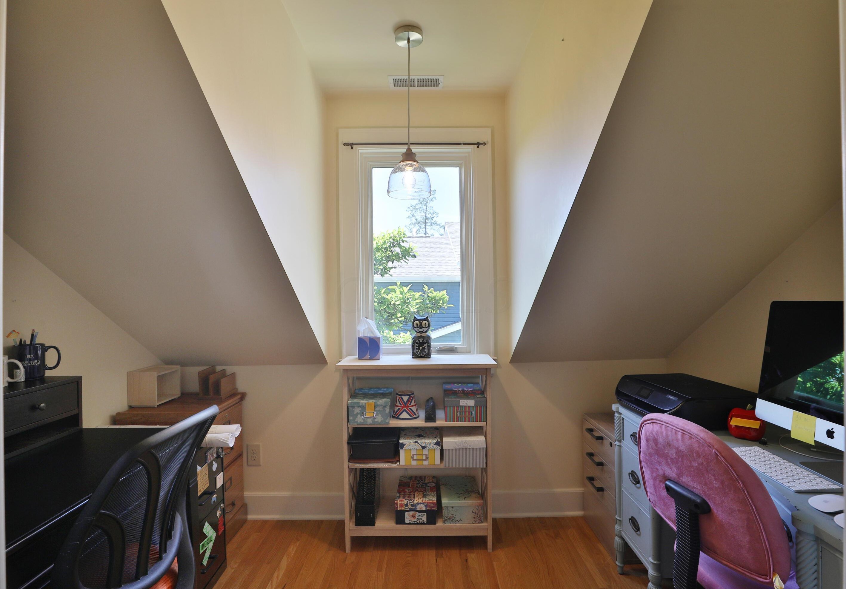 129 Schreyer Pl, Columbus OH  43214-2724 exterior