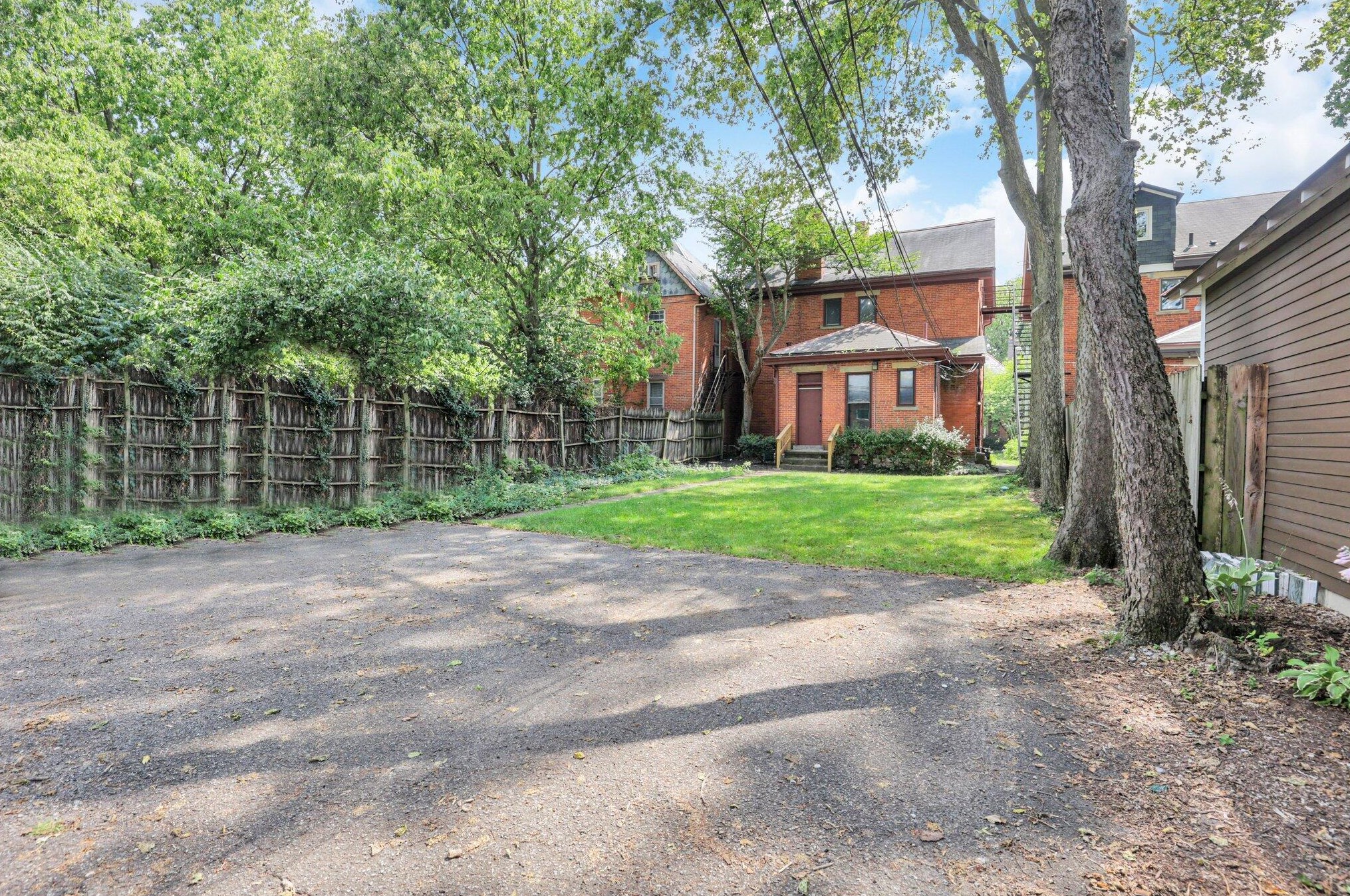 312 Wilber Ave, Columbus OH  43215-6501 exterior