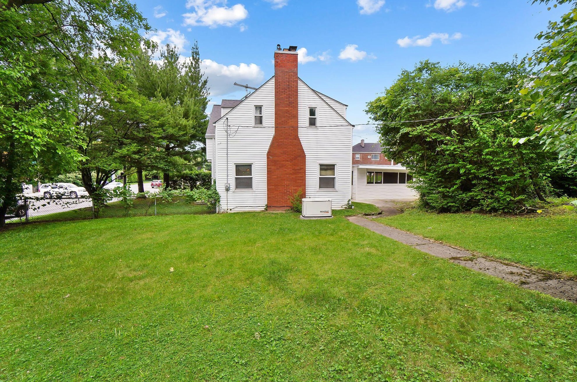 512 James Rd, Columbus OH  43213-2710 exterior