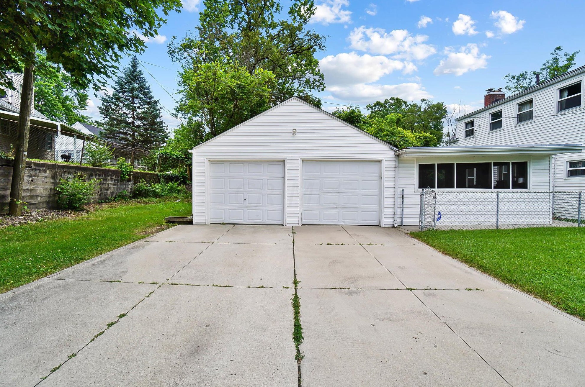 512 James Rd, Columbus OH  43213-2710 exterior