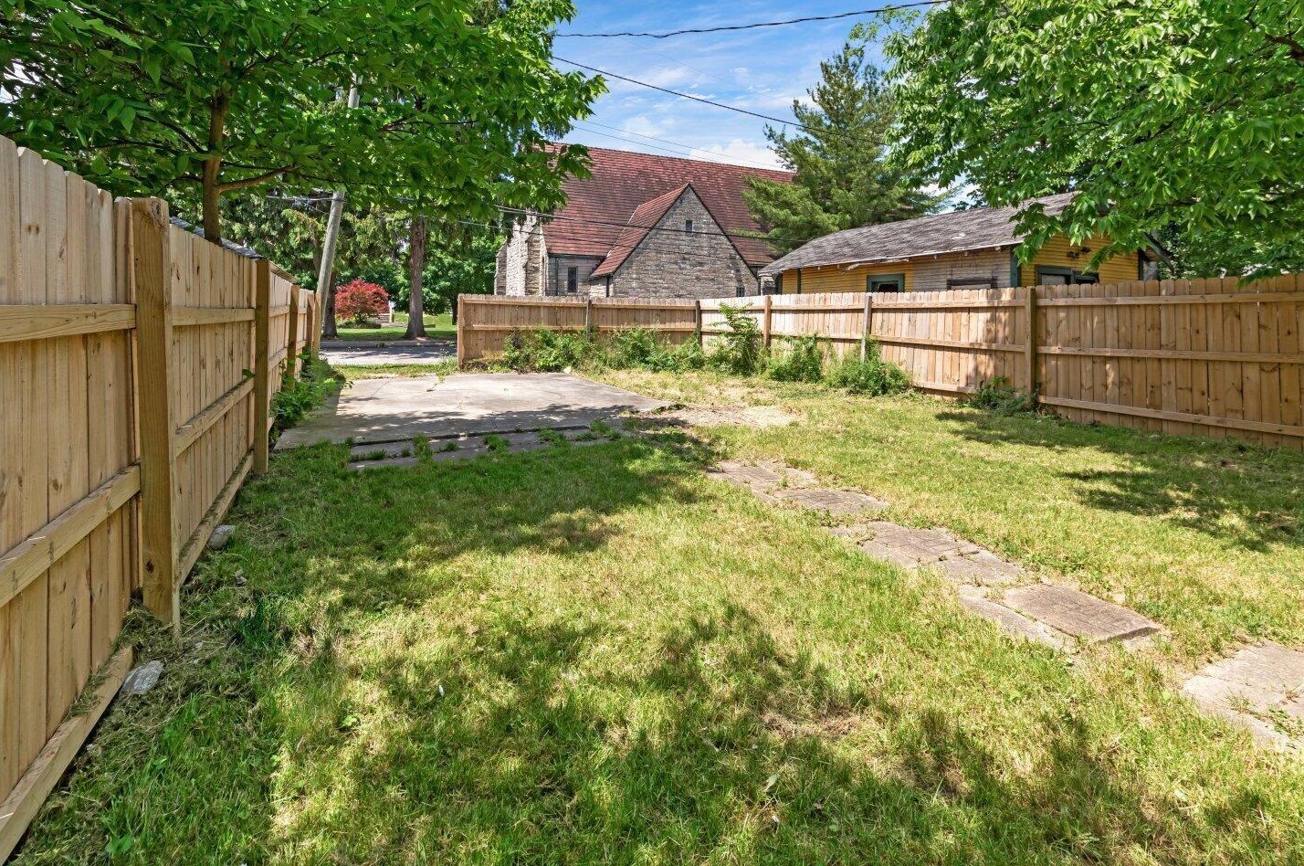 831 Berkeley Rd, Columbus OH 43205-2902 exterior