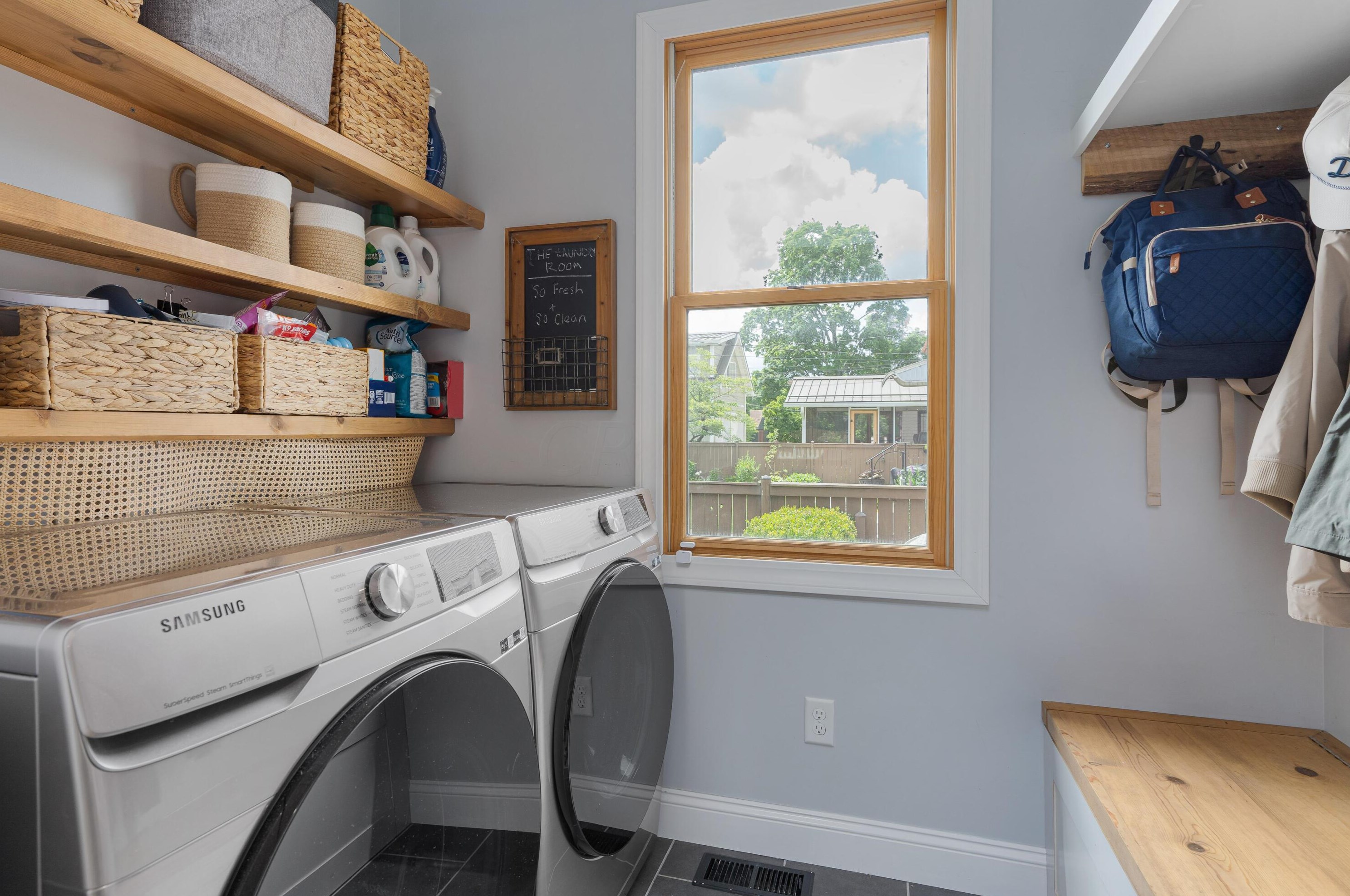 976 Cassingham Rd, Columbus OH  43209-2434 exterior