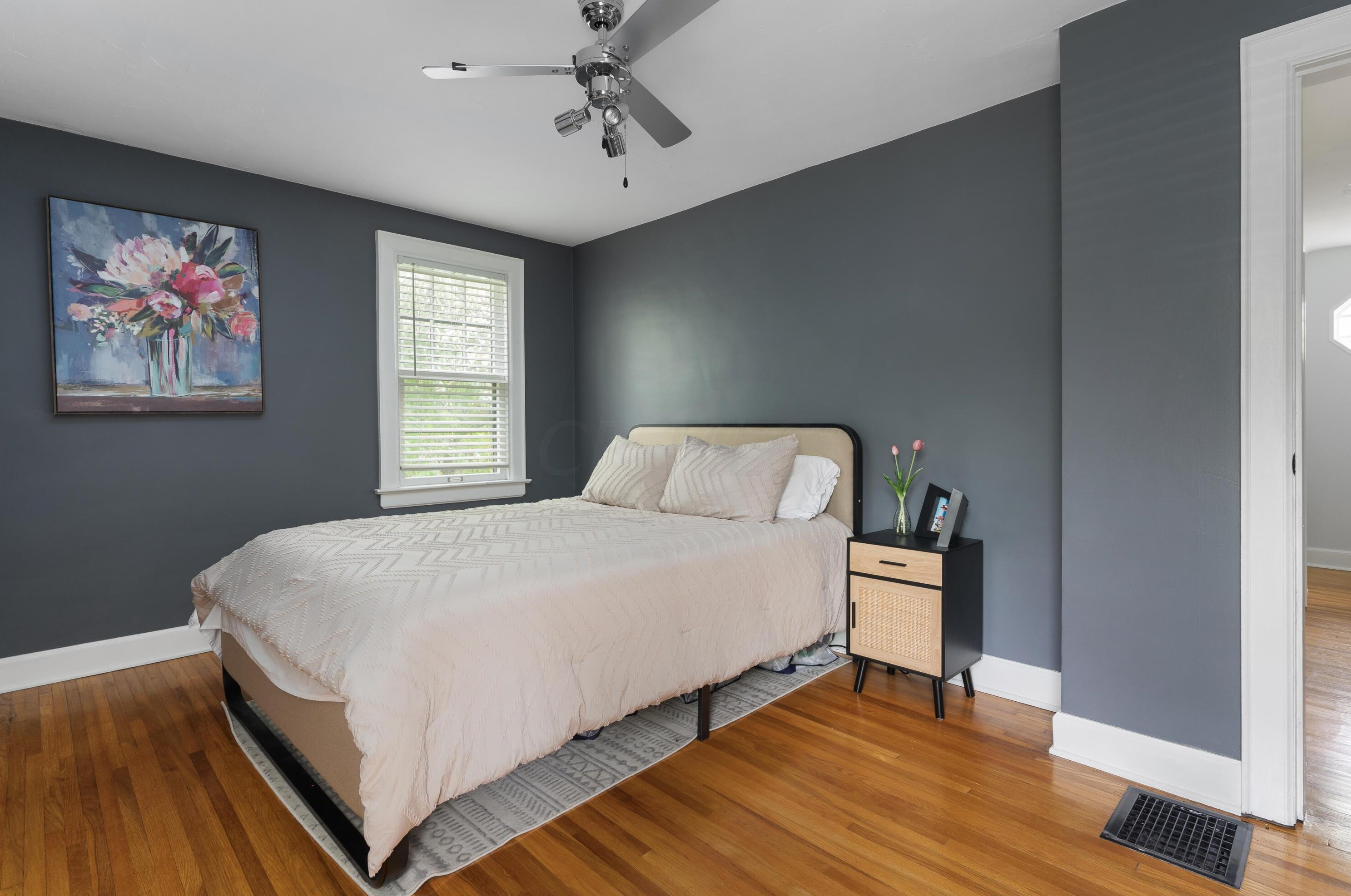 976 Cassingham Rd, Columbus OH  43209-2434 exterior