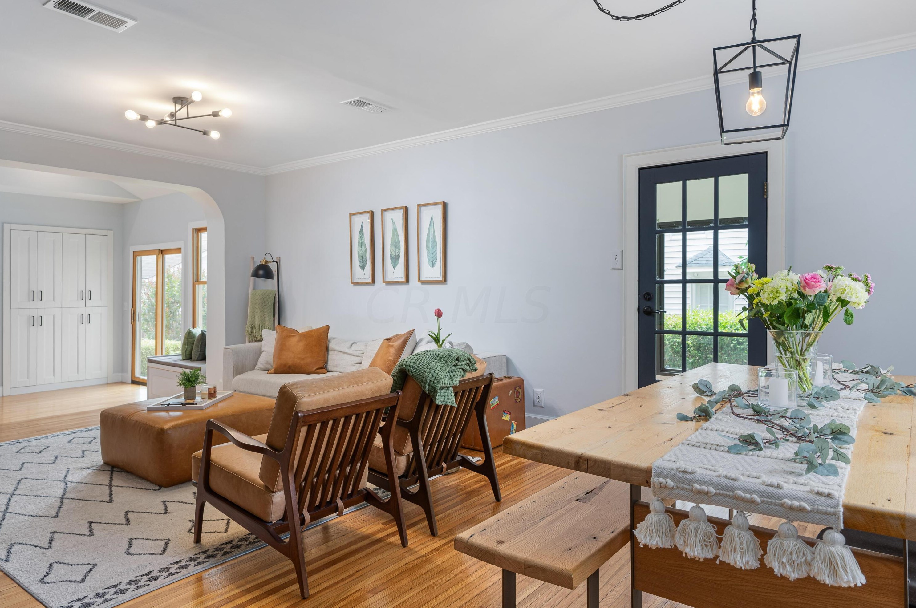 976 Cassingham Rd, Columbus OH  43209-2434 exterior