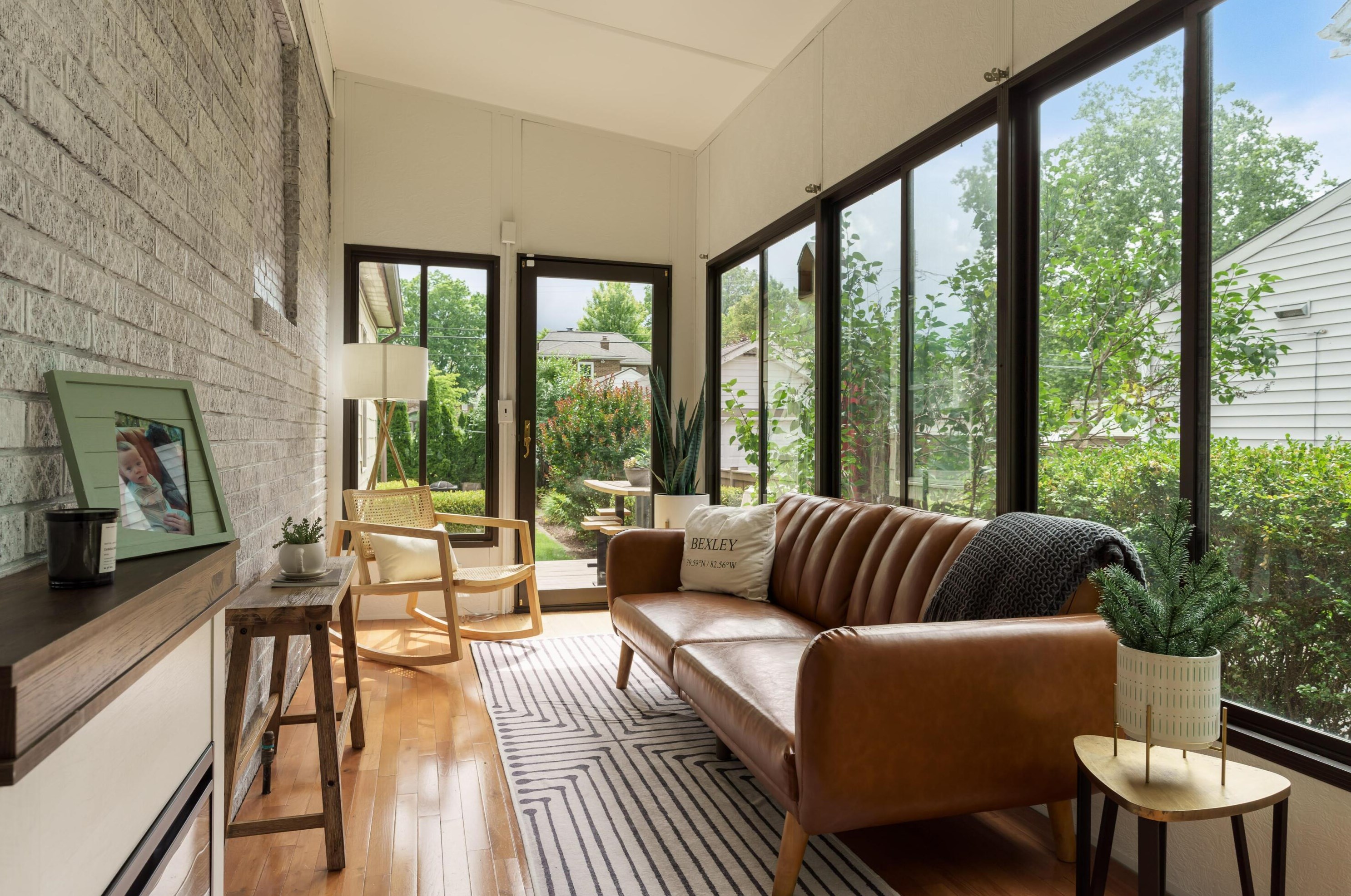 976 Cassingham Rd, Columbus OH  43209-2434 exterior