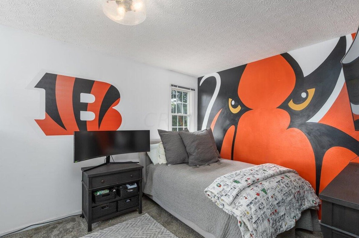 7516 Burgstresser Ct, Cnl Wnchstr OH  43110-8432 exterior