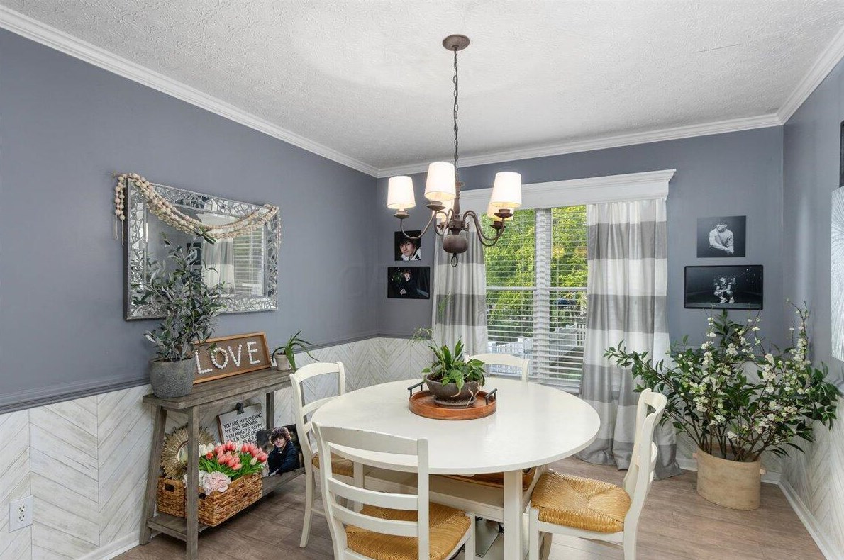 7516 Burgstresser Ct, Cnl Wnchstr OH  43110-8432 exterior