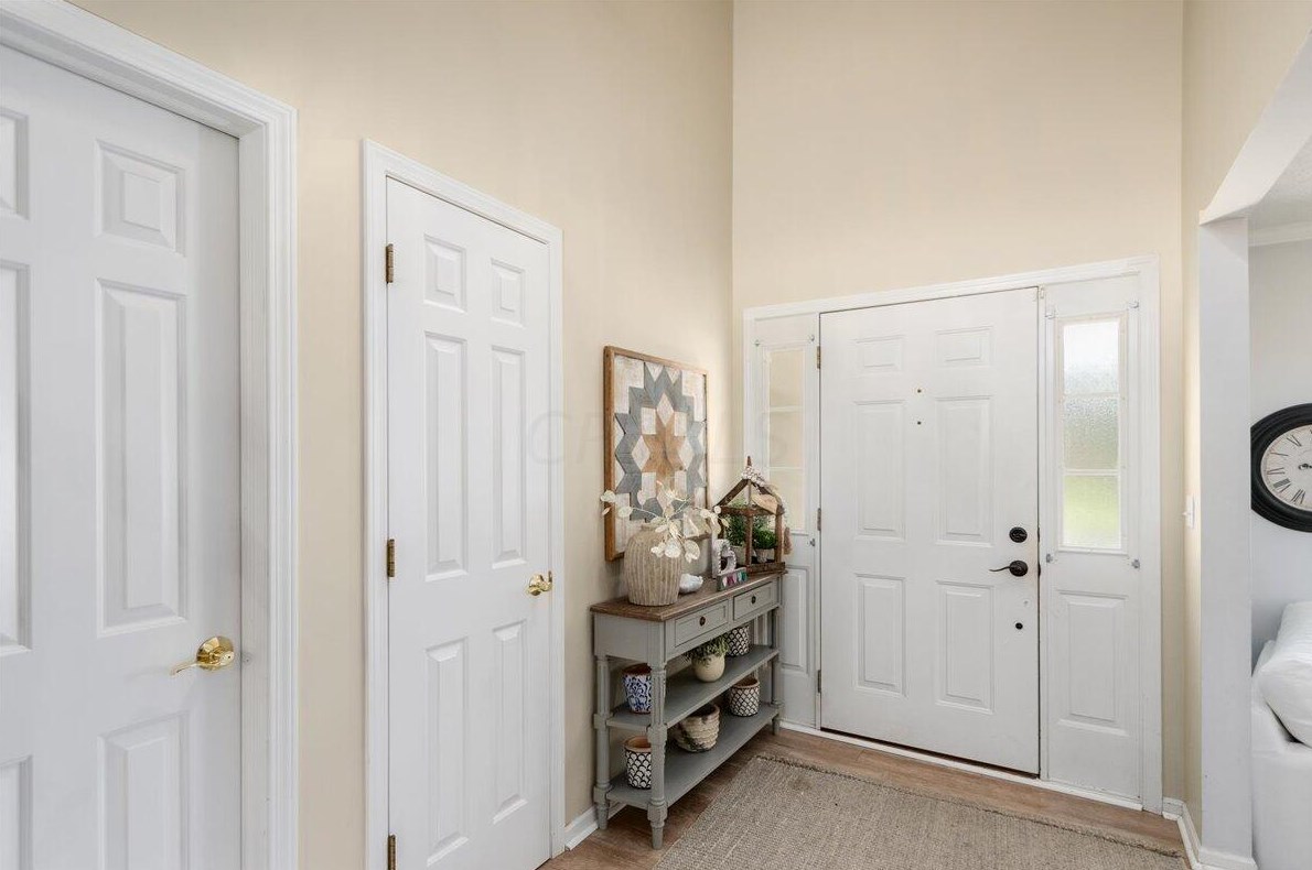 7516 Burgstresser Ct, Cnl Wnchstr OH  43110-8432 exterior